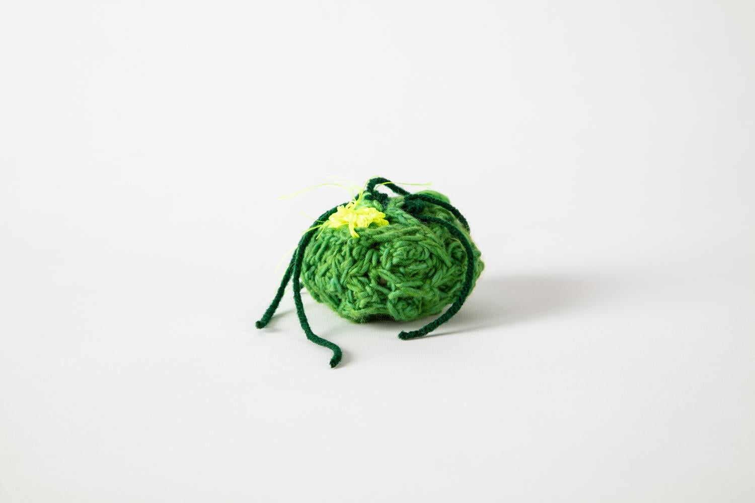 Moderne Pouf sculptural en forme de fourrure, taille 6, vert en vente