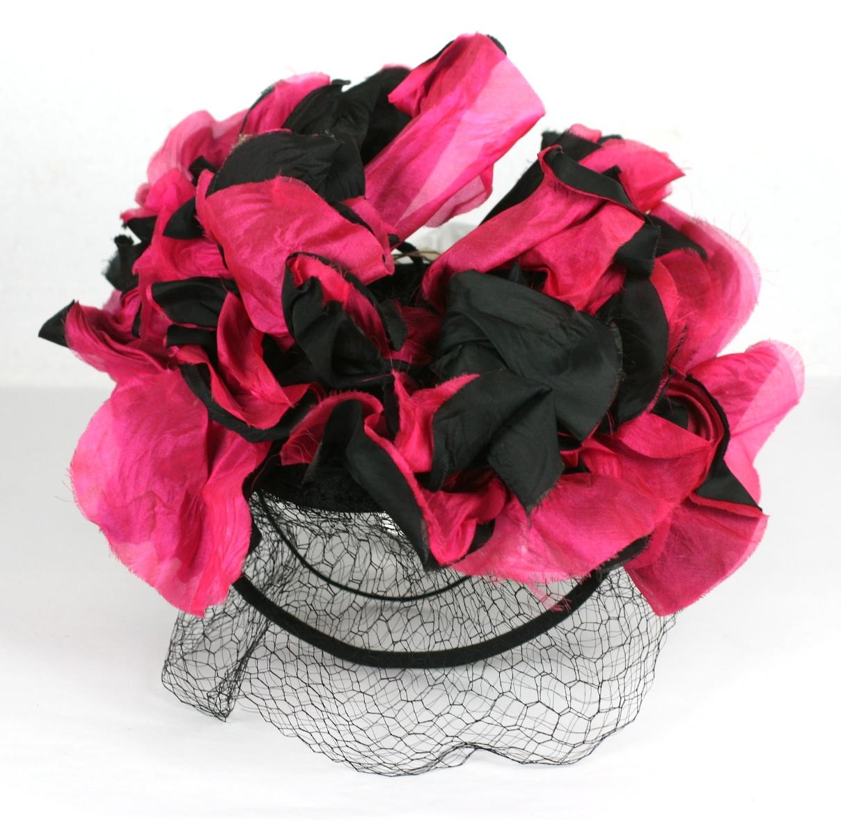 Flor de seda fucsia y negra en venta 2