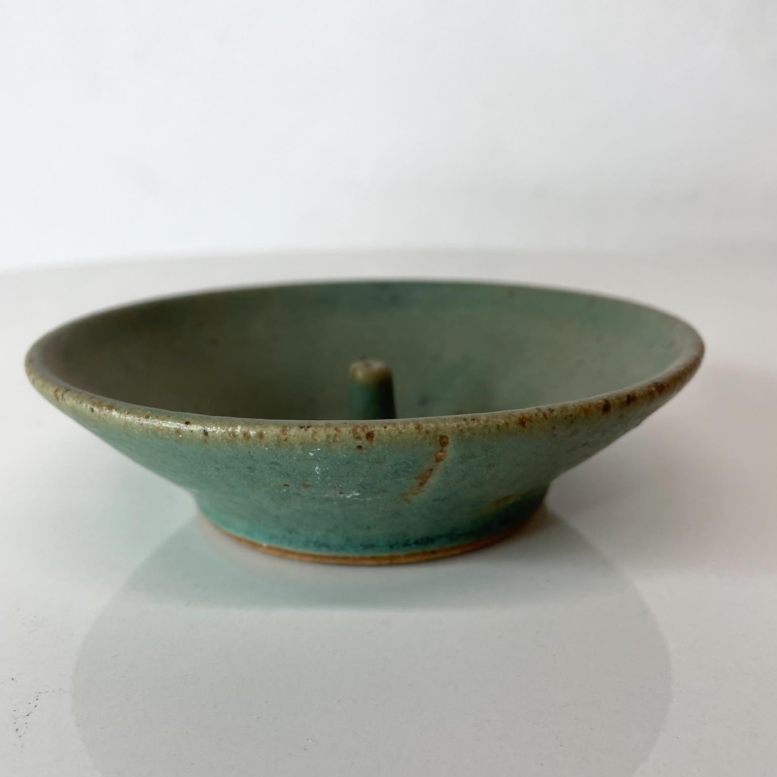 Mid-Century Modern Sculptural Stoneware Art Pottery Bowl in Fusion Green Glaze 1970s California
