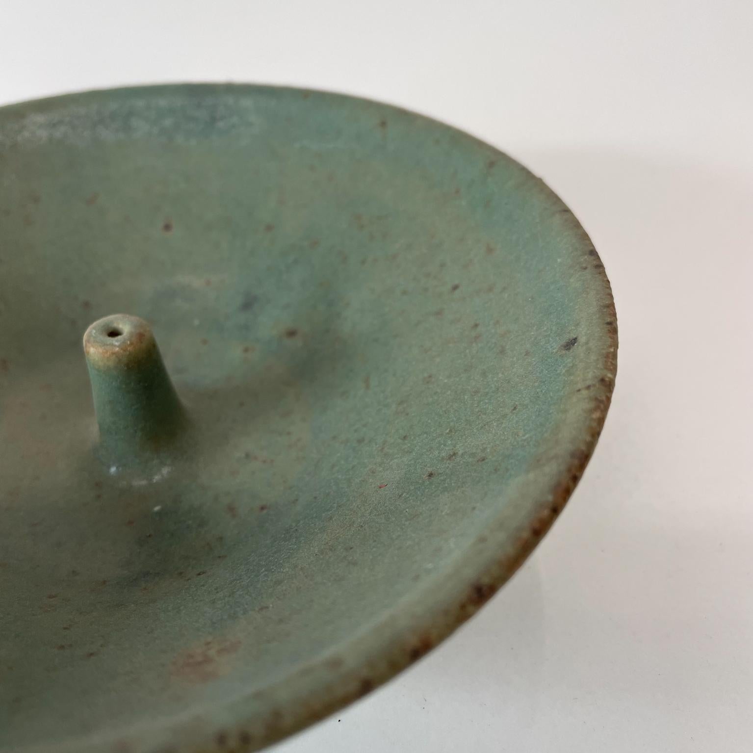 Sculptural Stoneware Art Pottery Bowl in Fusion Green Glaze 1970s California In Good Condition In Chula Vista, CA