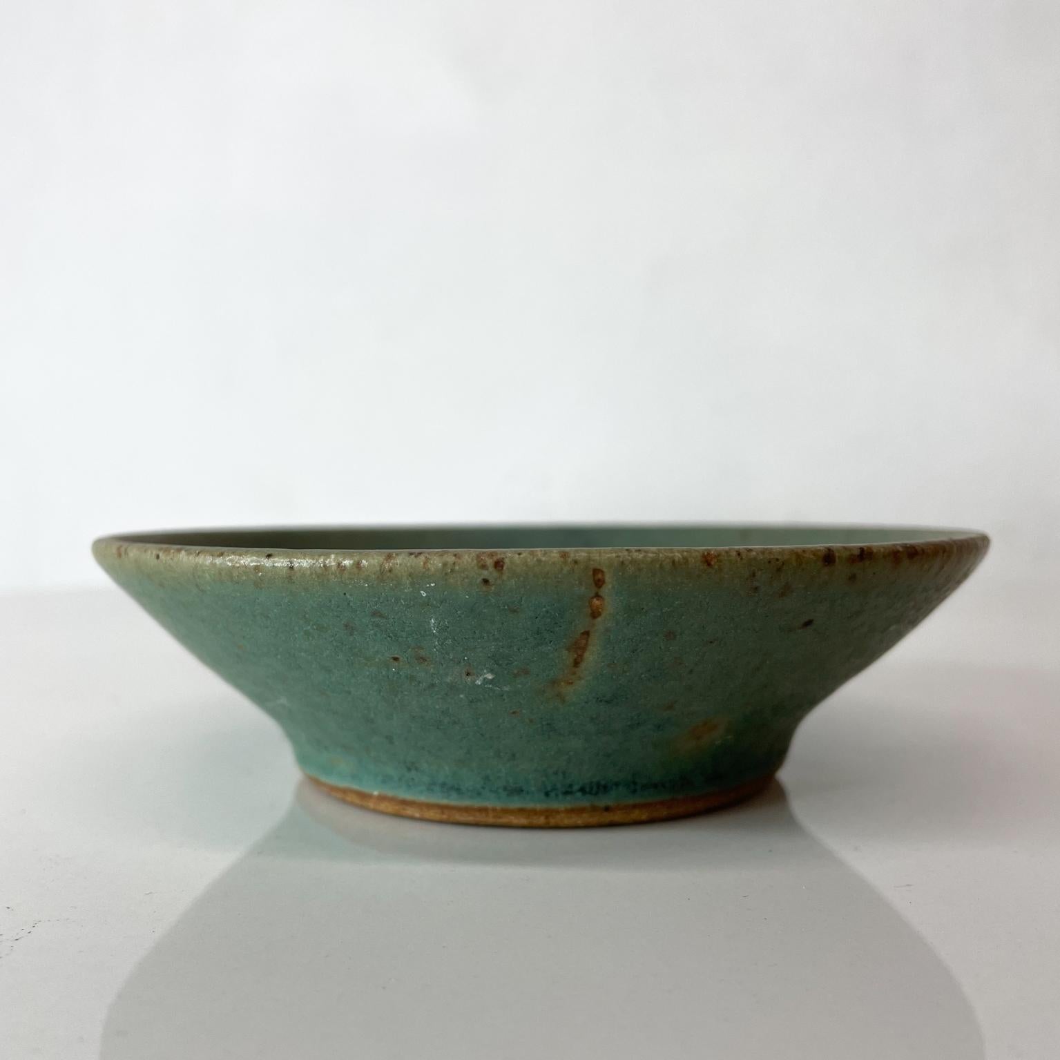 Sculptural Stoneware Art Pottery Bowl in Fusion Green Glaze 1970s California 1