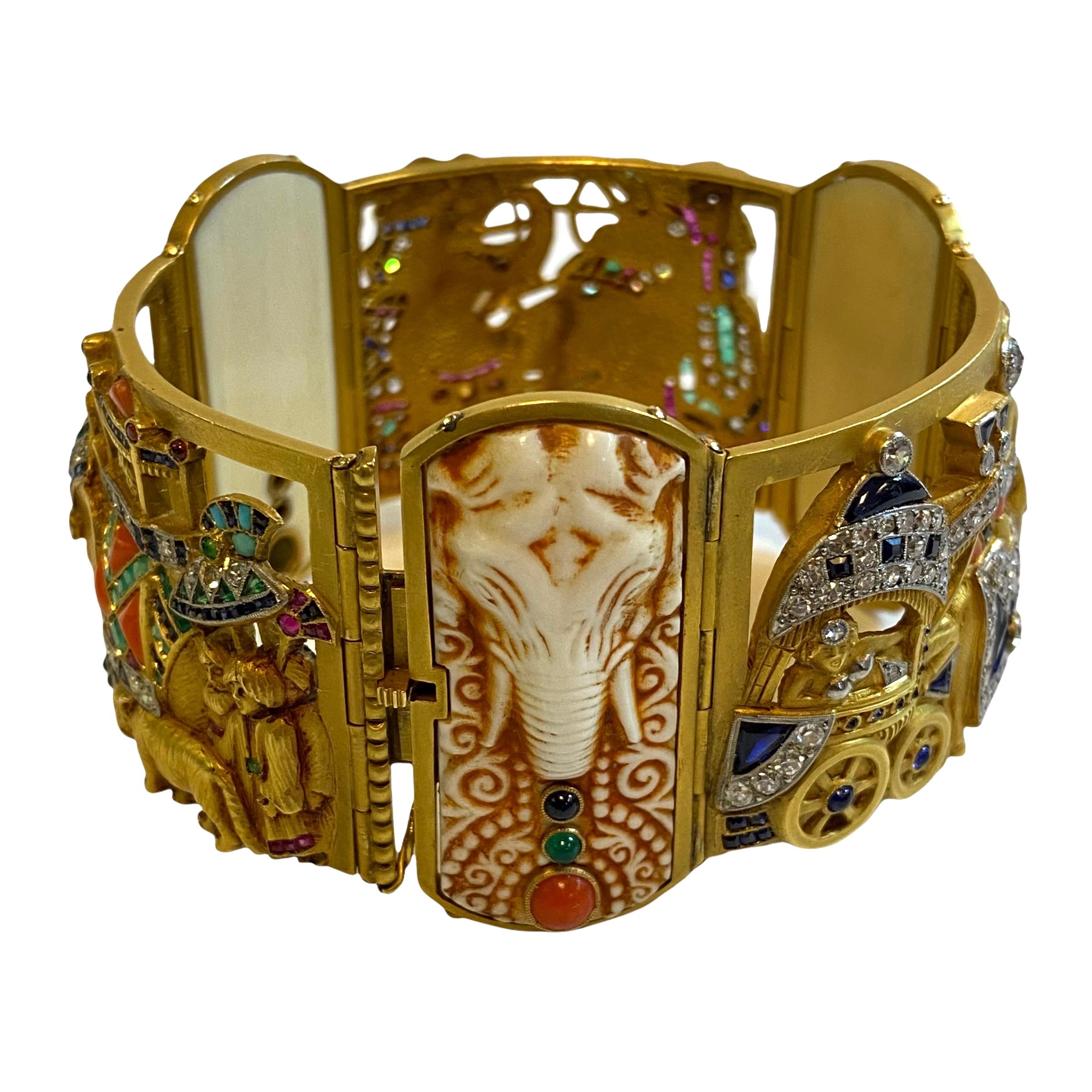 Milieu du XXe siècle Bracelet de style indien Fuset y Grau en or 18 carats serti de pierres précieuses et de diamants en vente