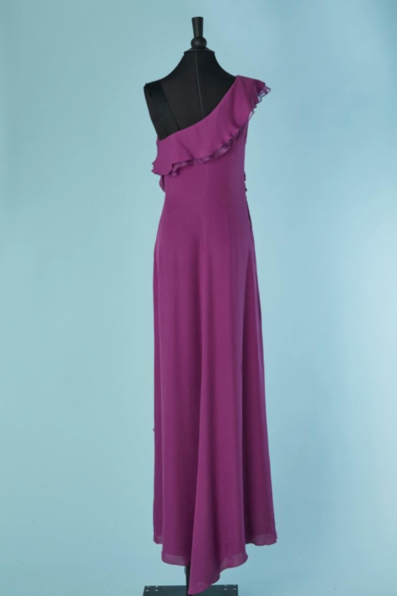 Asymmetrisches Abendkleid aus Seide in Fushia mit Rüschen CAROLINA HERRERA im Zustand „Hervorragend“ im Angebot in Saint-Ouen-Sur-Seine, FR