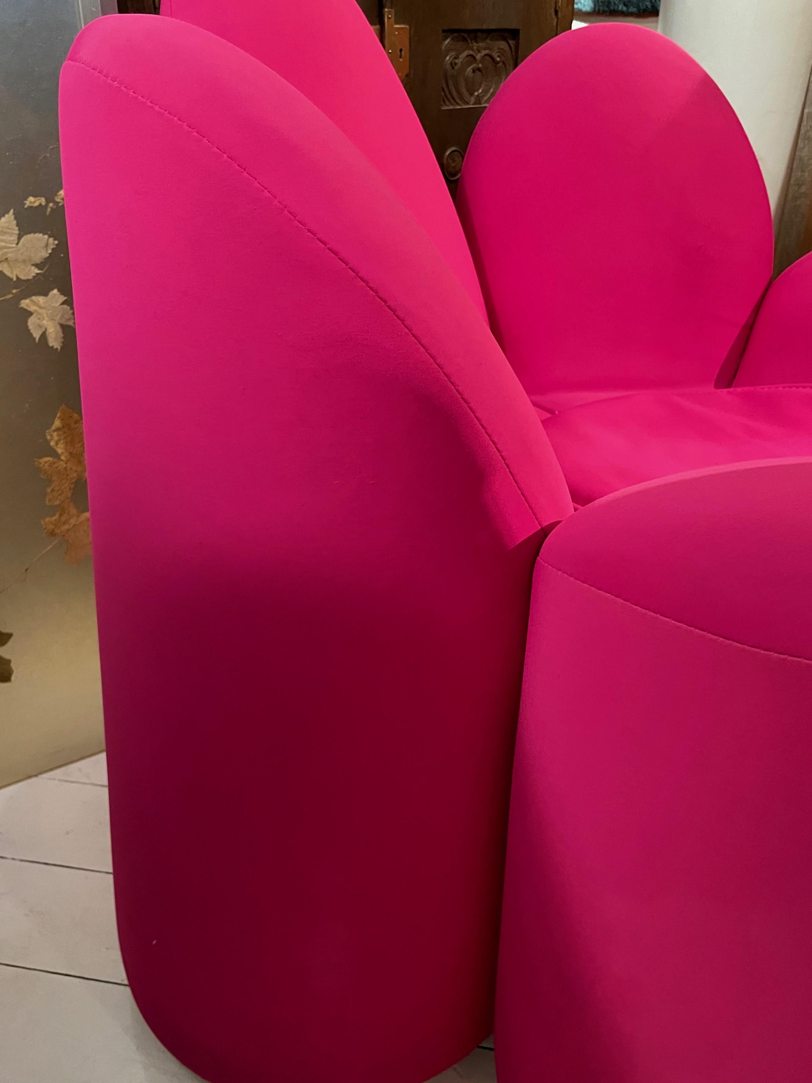 Fushia Corolla Mayflower Seat by Roche Bobois, France  In Good Condition For Sale In Brussels, BE