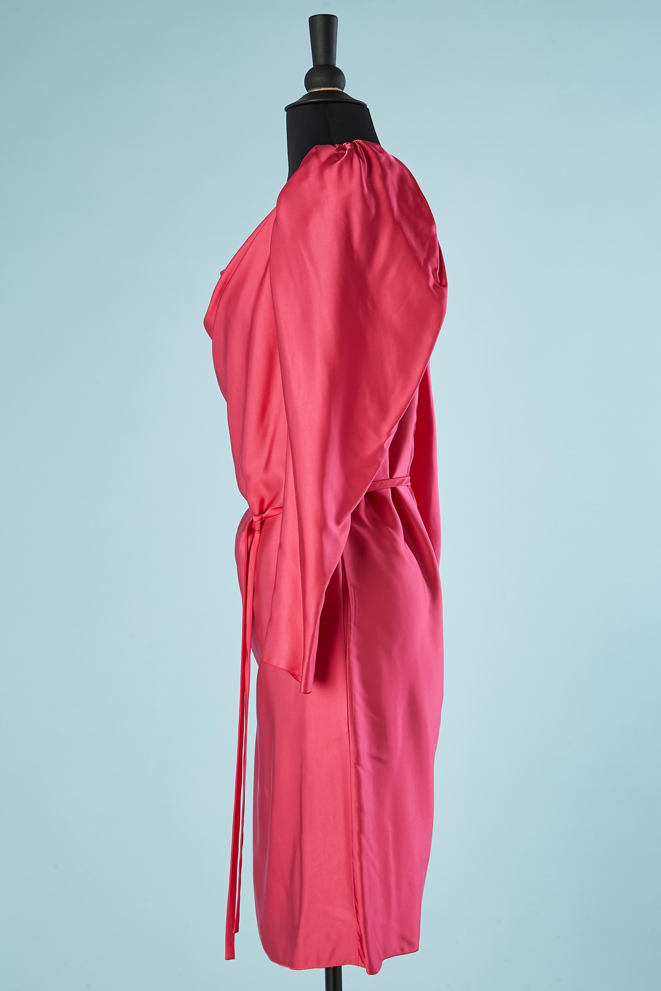 Robe de cocktail en rayonne fushia  drapé sur les épaules et la ceinture Lanvin par A .Elbaz  Excellent état - En vente à Saint-Ouen-Sur-Seine, FR