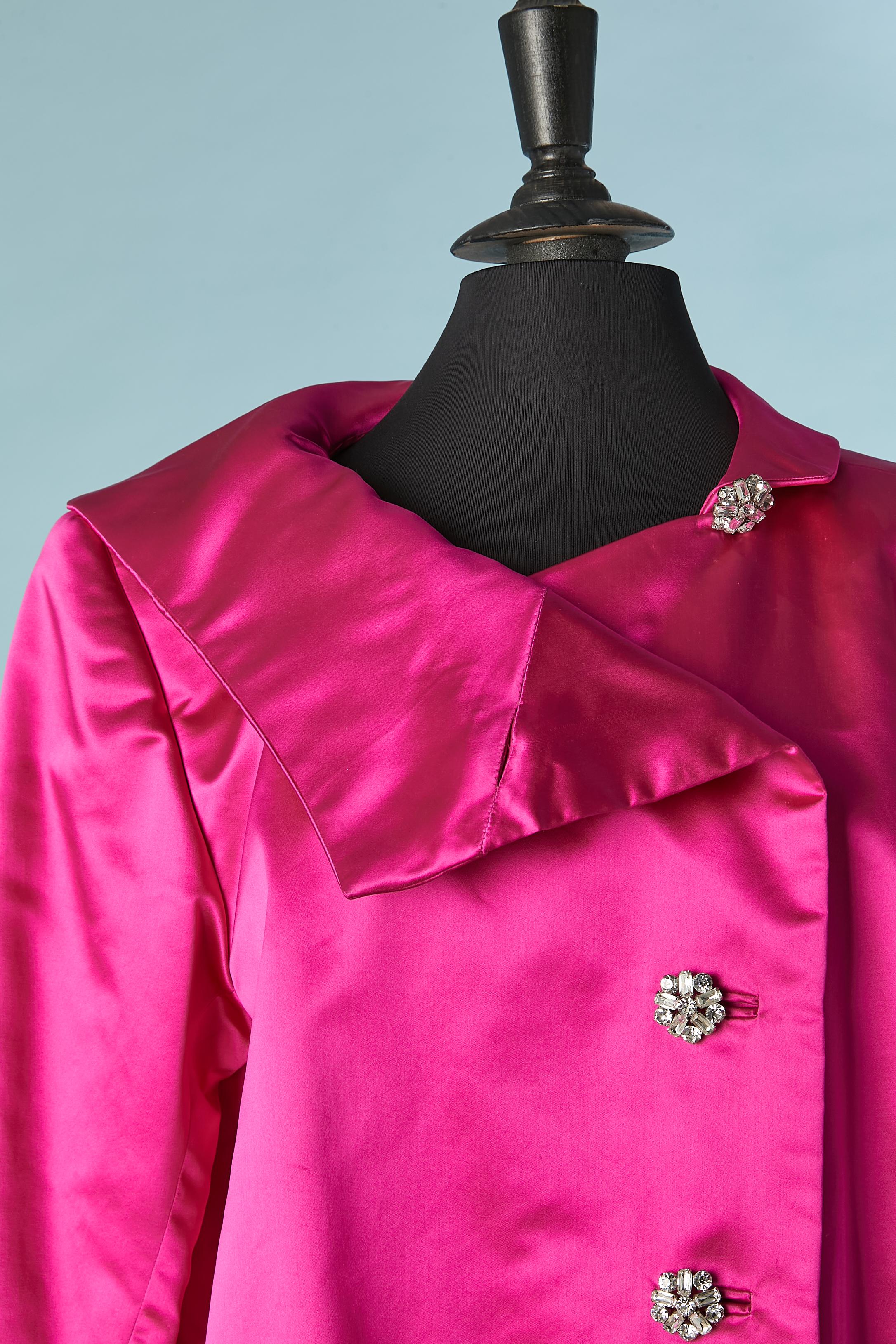 Fushia satin evening jacket with rhinestone button Cavalli Faenza Circa 1960's  For Sale 3
