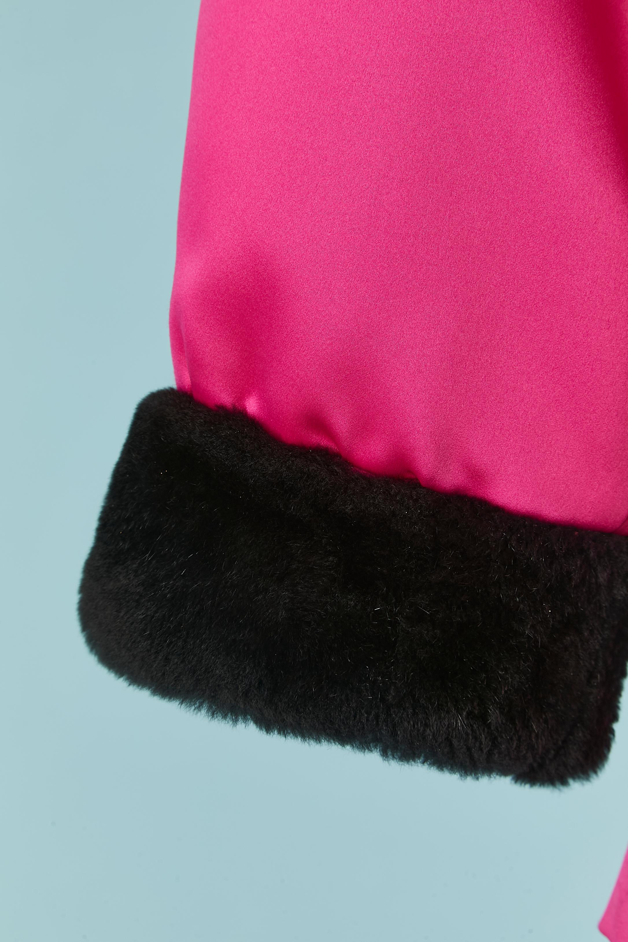 Fushia satin parka with Nutria furs lining and hood Yves Saint Laurent Fourrures In Excellent Condition For Sale In Saint-Ouen-Sur-Seine, FR