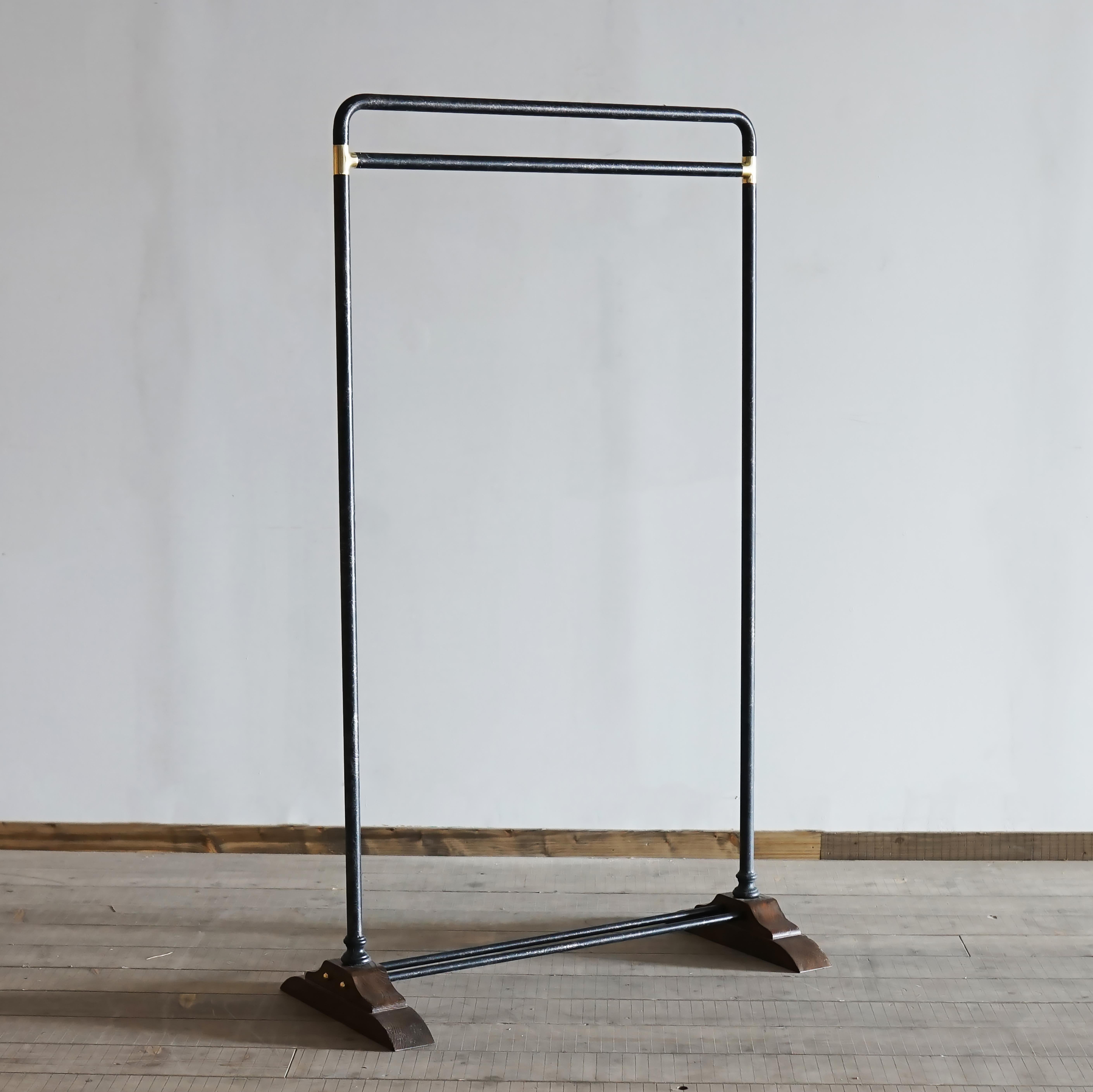 A hanger rack with a subtle character and presence that blends in with everyday life. The simplicity of the form and the combination of different materials create a unique atmosphere. The stylish design does not interfere with the interior design of