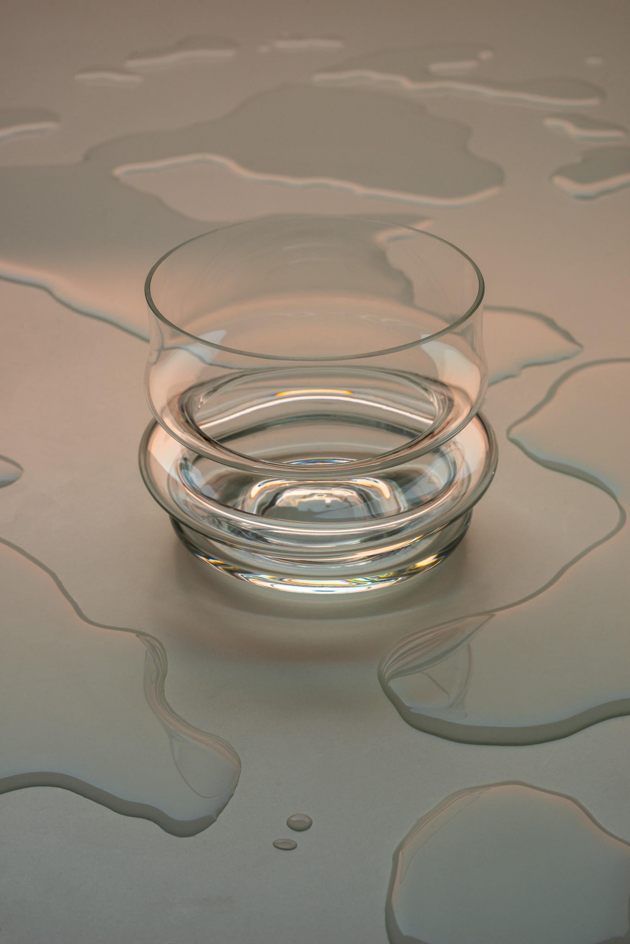 Kurzes Fuso-Glas von Ries
Abmessungen: T9,5 x H6,7 cm 
MATERIALIEN: Kristall

Auch verfügbar: Fuso Tall & Fuso Vase, bitte kontaktieren Sie uns

Ries ist ein Studio mit Sitz in Buenos Aires, Argentinien, das sich auf Produkt- und zeitgenössisches