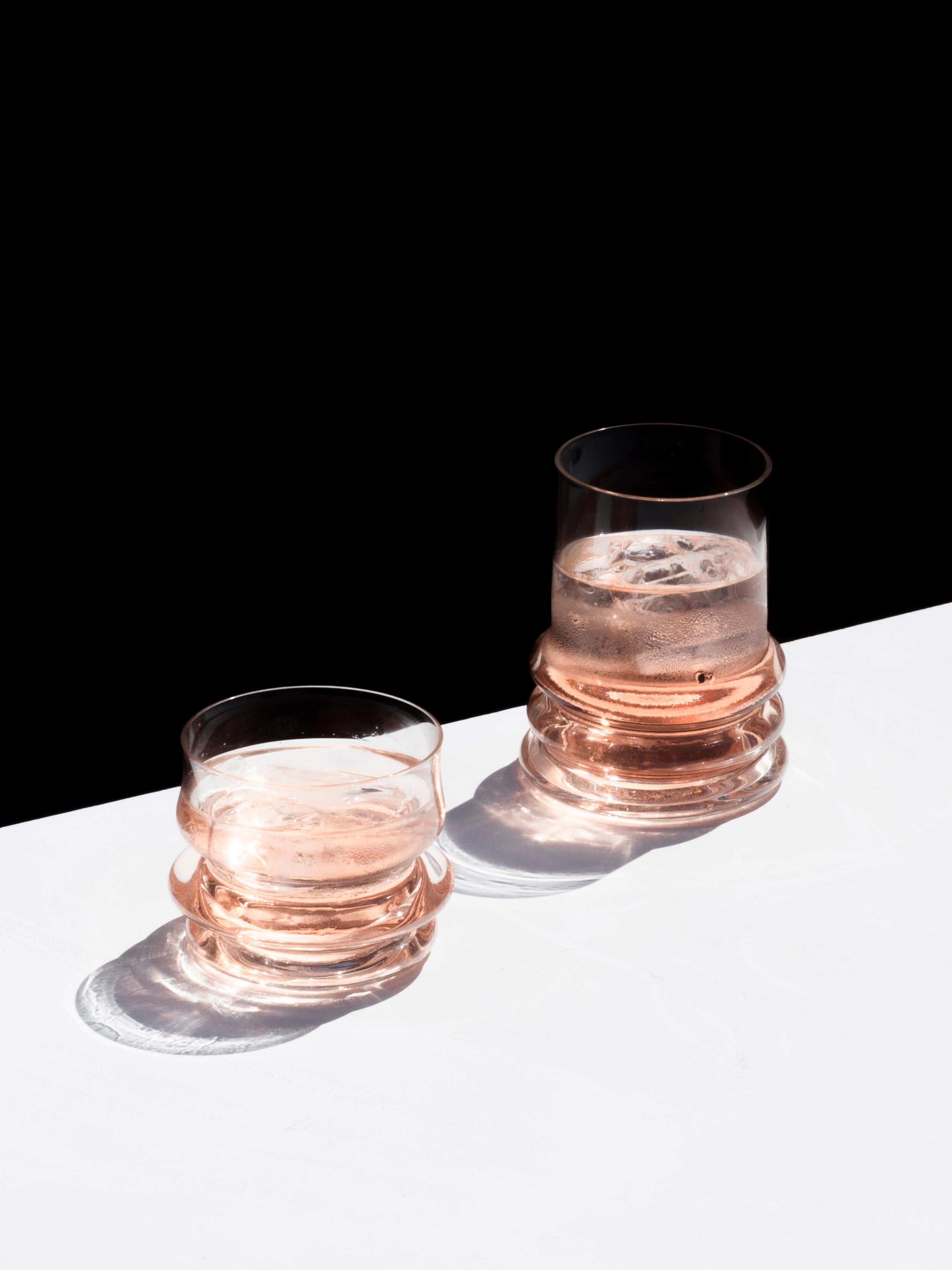 Verre haut Fuso de Ries
Dimensions : D 9,5 x H 12 cm 
Matériaux : cristal

Ries est un studio de design basé à Buenos Aires, en Argentine, qui se consacre à la conception de produits et de meubles contemporains. L'approche du studio en matière de