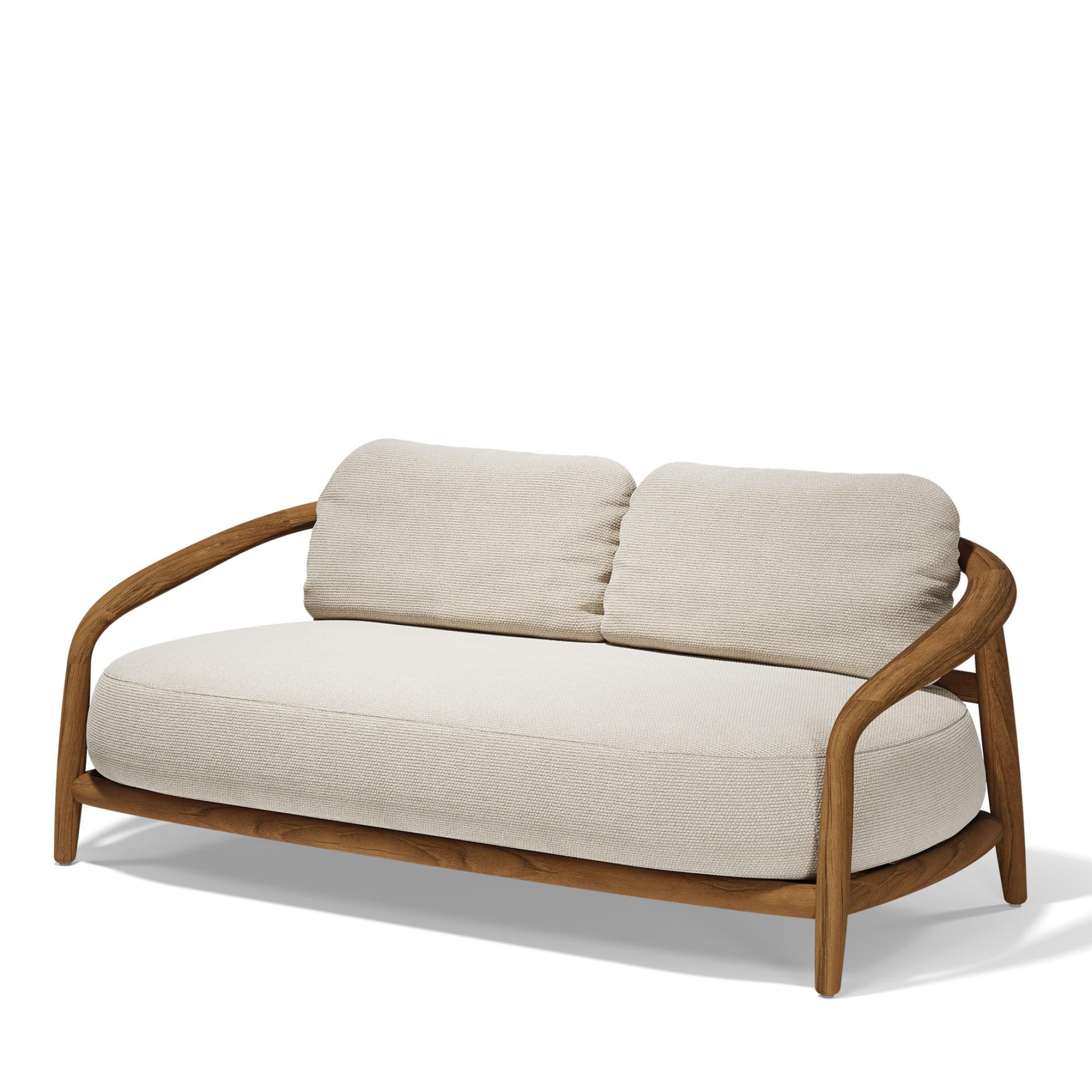 Prodotto: Divano
Modello/marca: Vondom Fusta
Designer: Ramón Esteve
Tipo di prodotto: Divano da esterno

Descrizione:
Il divano Fusta, disegnato da Ramón Esteve per Vondom, fa parte della Collection'S, una serie serena e raffinata che esplora