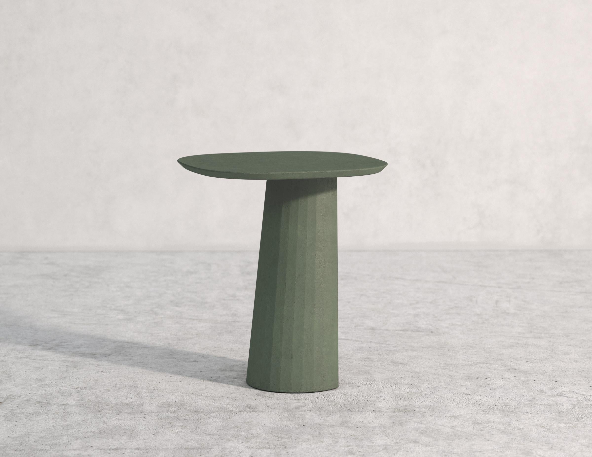 21st Century Studio Irvine Fusto Concrete Coffee Side Table Silver Grey Mod. III Neuf - En vente à Rome, Lazio