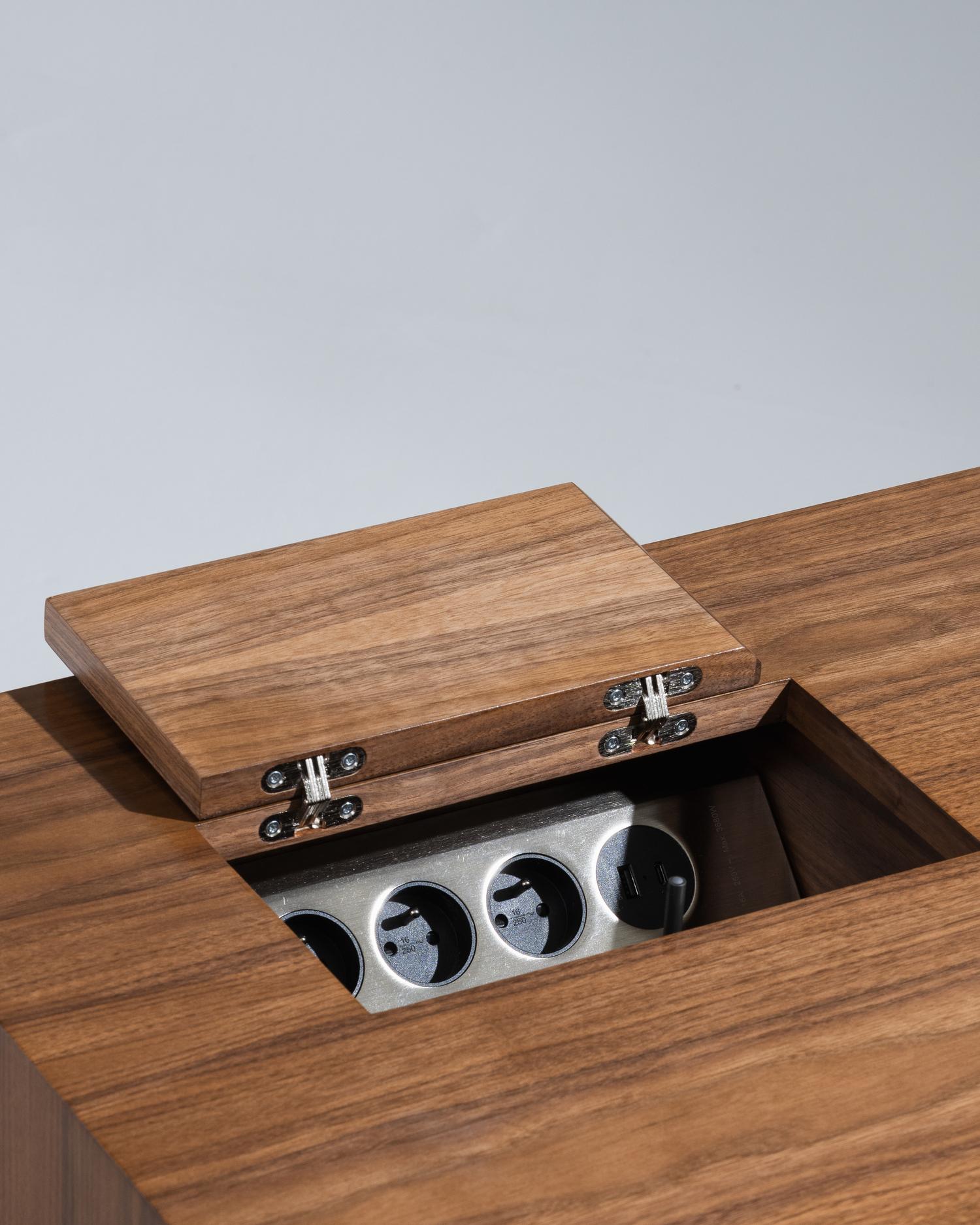 “Futur” Desk For Sale 3