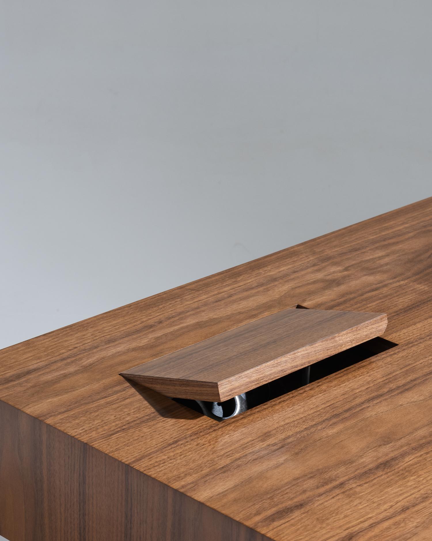 “Futur” Desk For Sale 4