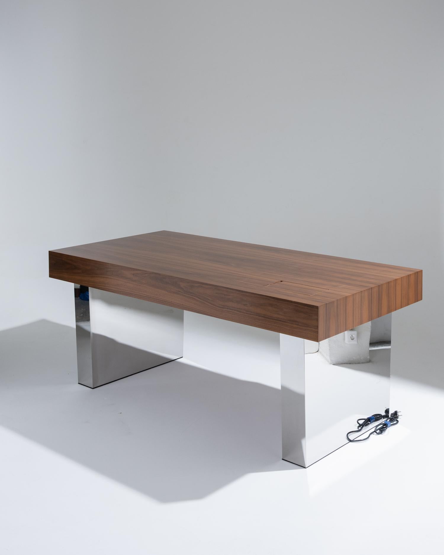 Minimalist “Futur” Desk For Sale