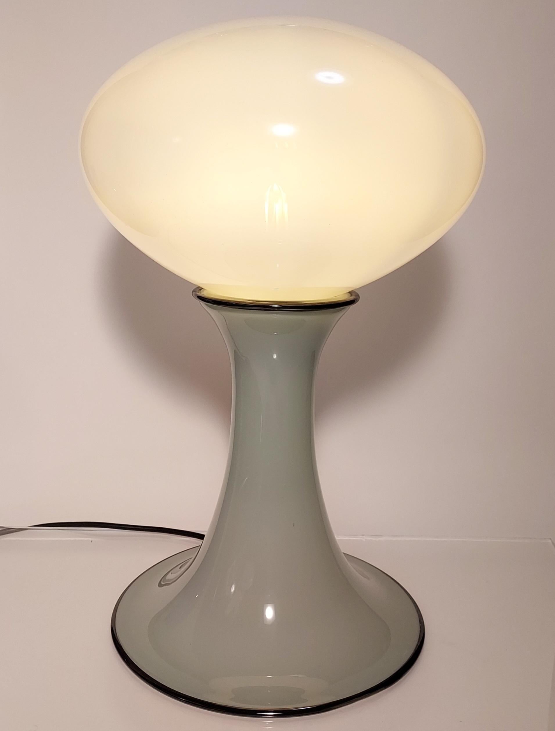 Futura-Tischlampen, handgefertigte zeitgenössische luxuriöse Glasbeleuchtung im Zustand „Neu“ im Angebot in New York, NY