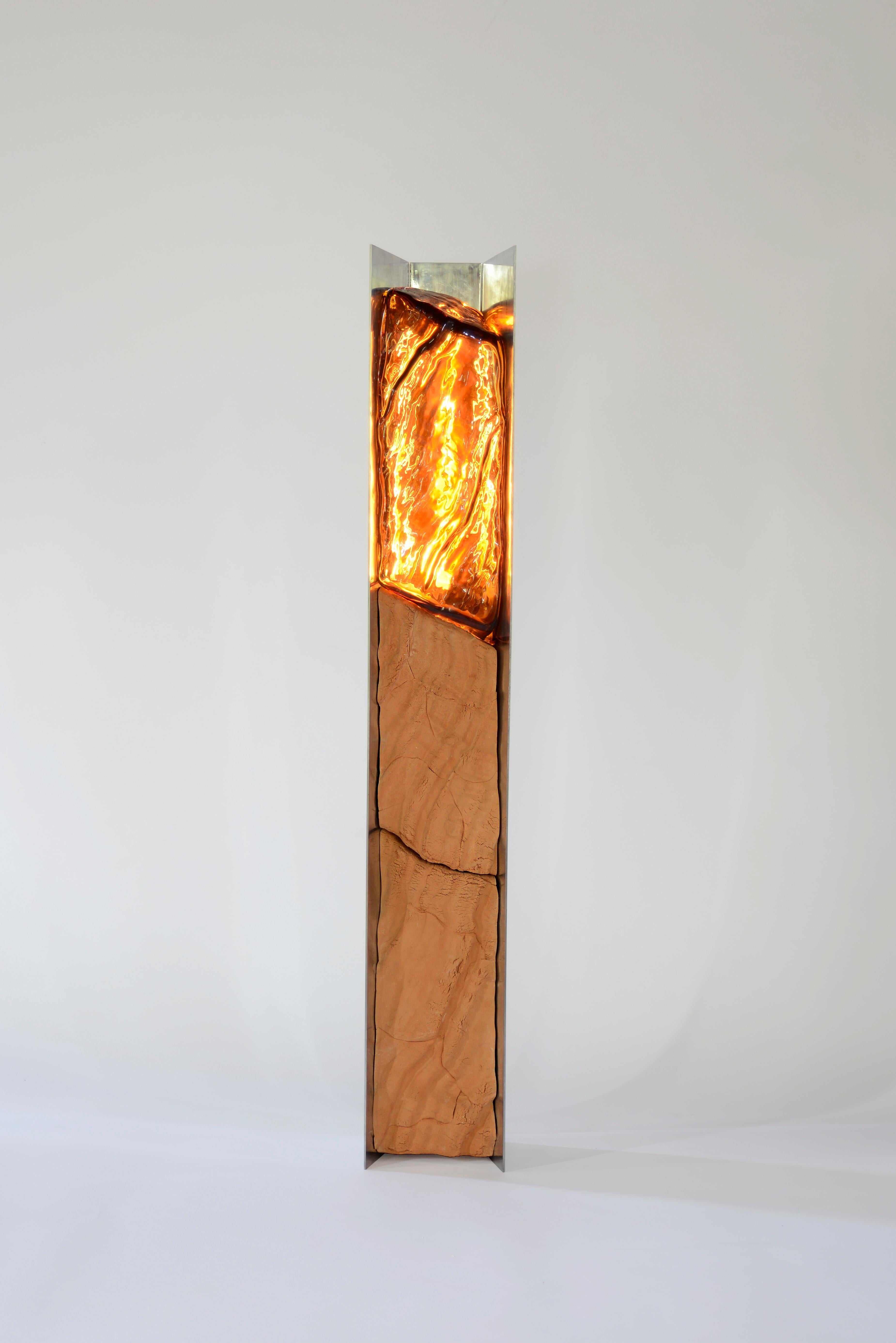 Canadese Lampada Magma di Future Fossils in gres Terracotta e vetro ambrato di Simon Johns in vendita