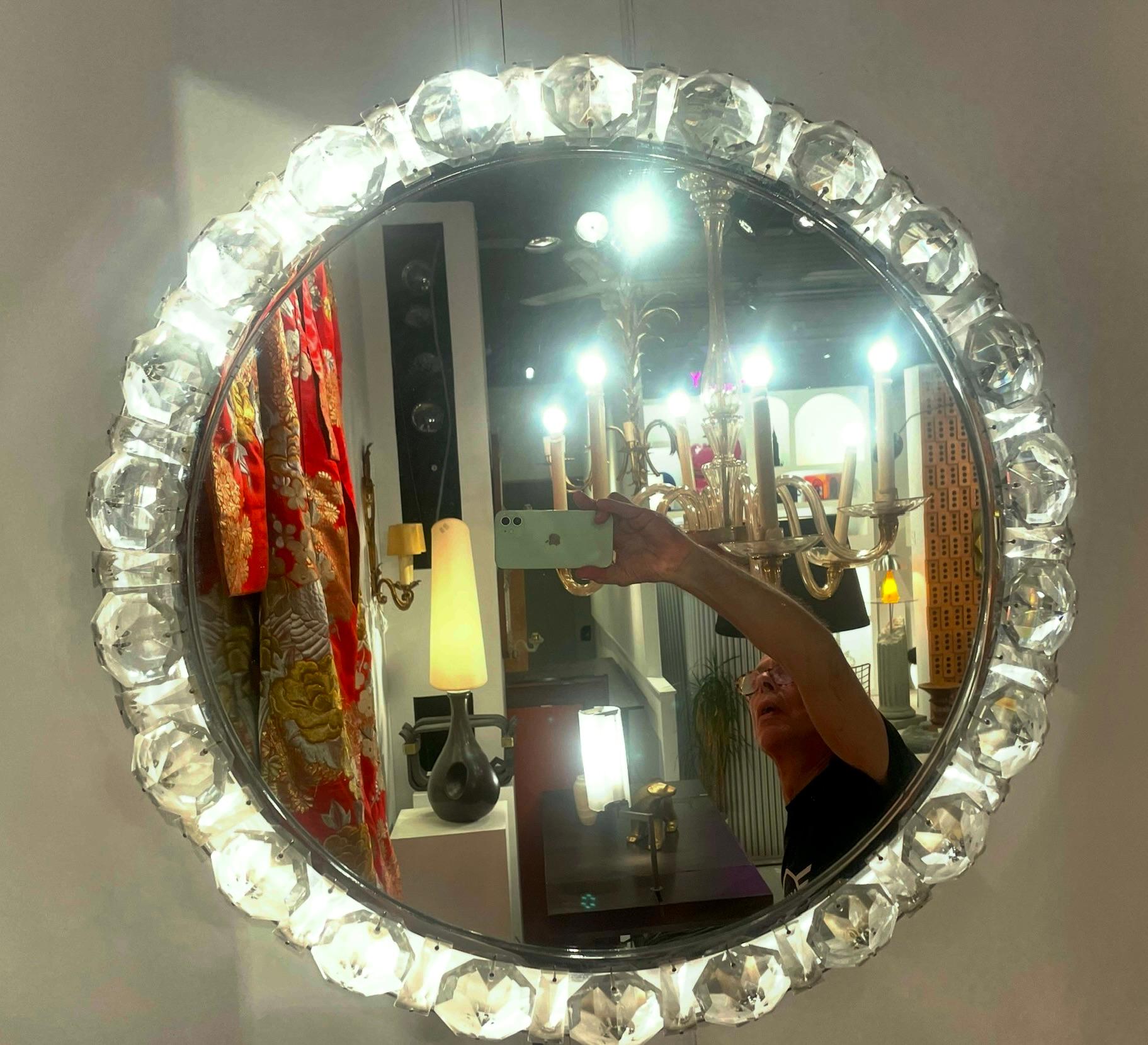 Allemand Miroir circulaire futuriste en verre taillé, Allemagne, 1970 en vente
