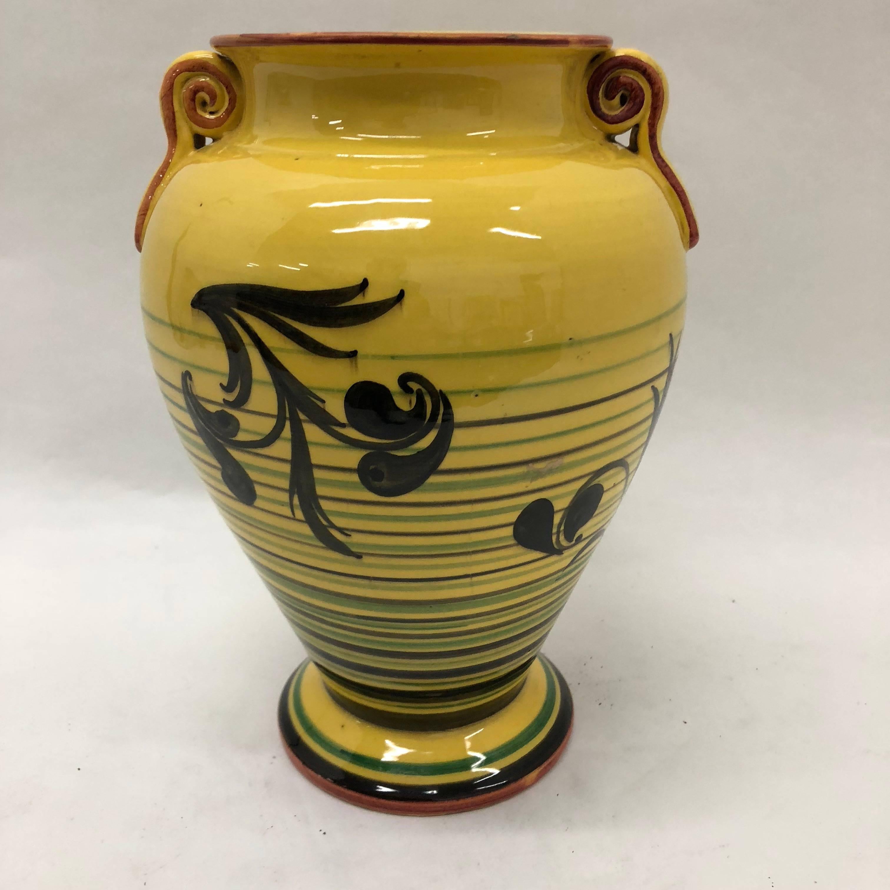 Futurist Italian Yellow Hand Painted Ceramic Vase, circa 1930 In Good Condition In Aci Castello, IT