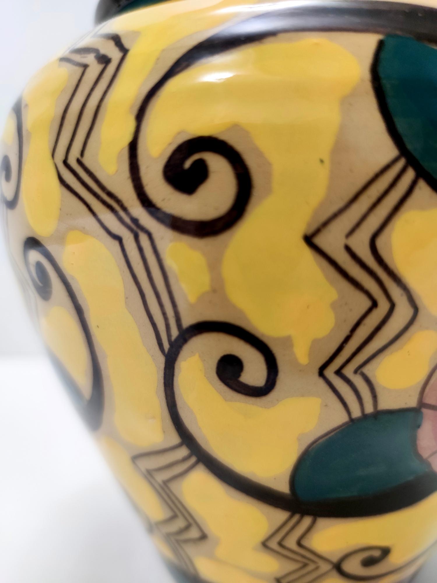 Futuristische Vase aus gelb glasiertem Steingut mit floralen Motiven, Italien im Angebot 2