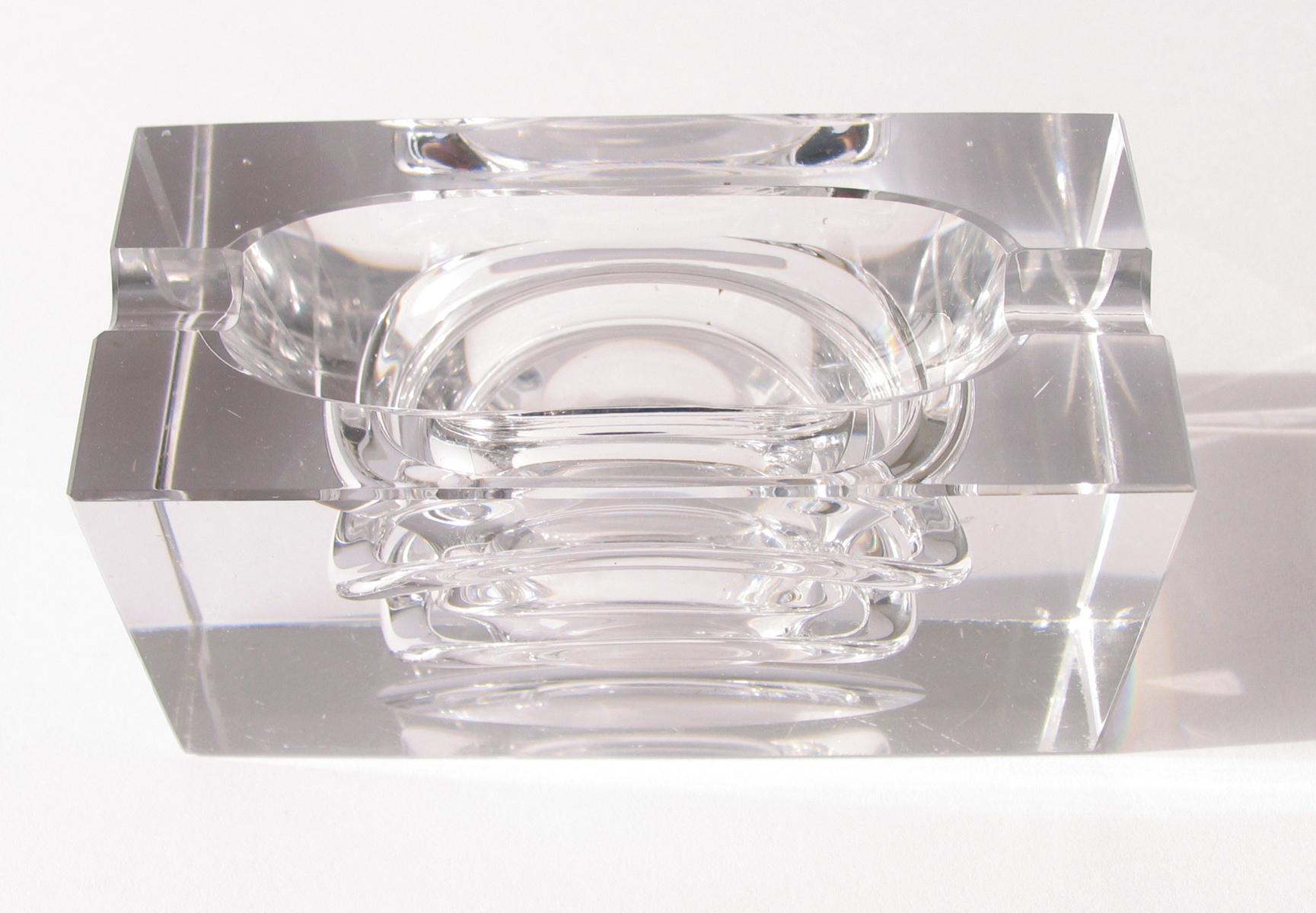 Futuristic 1970s Hand Blown Crystal Sculpture Ashtray In Good Condition In New York, NY
