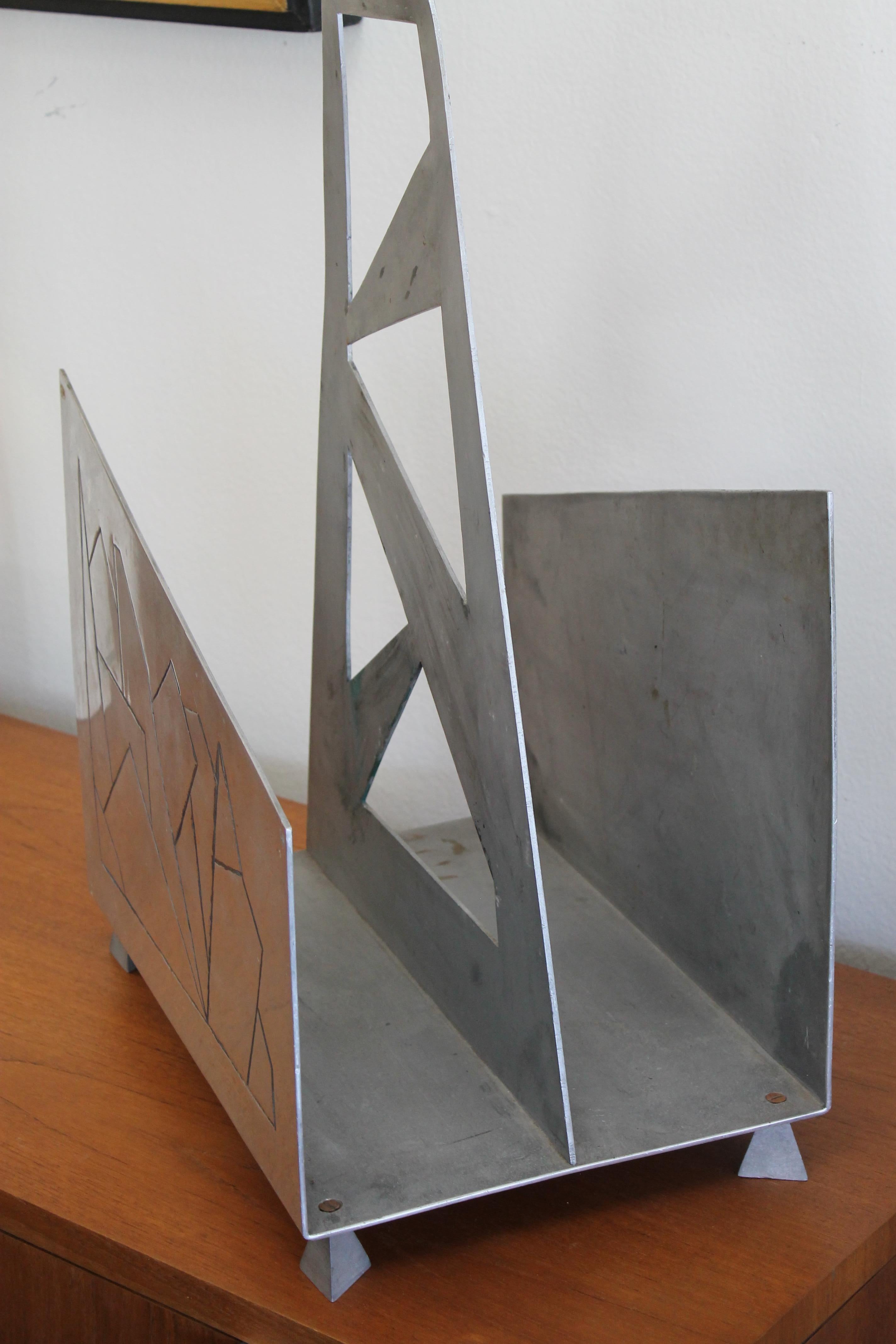 Futuristic Aluminum Magazine / Log Holder Rack In Good Condition For Sale In Palm Springs, CA