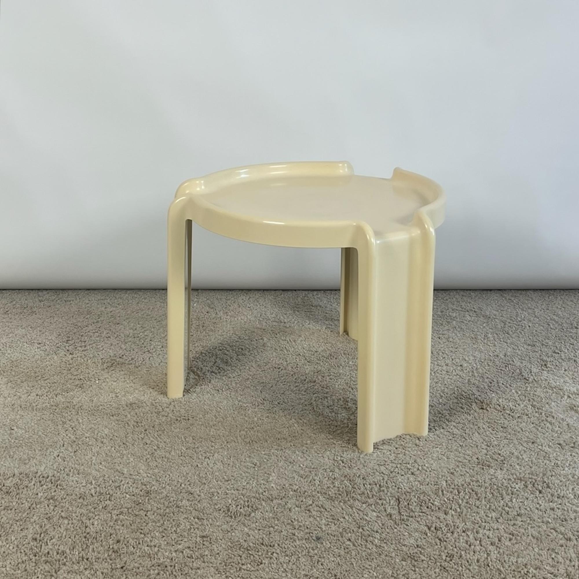 Futuristic Giotto Stoppino Space Age Coffee Table for Kartell, 1960s In Good Condition In San Benedetto Del Tronto, IT
