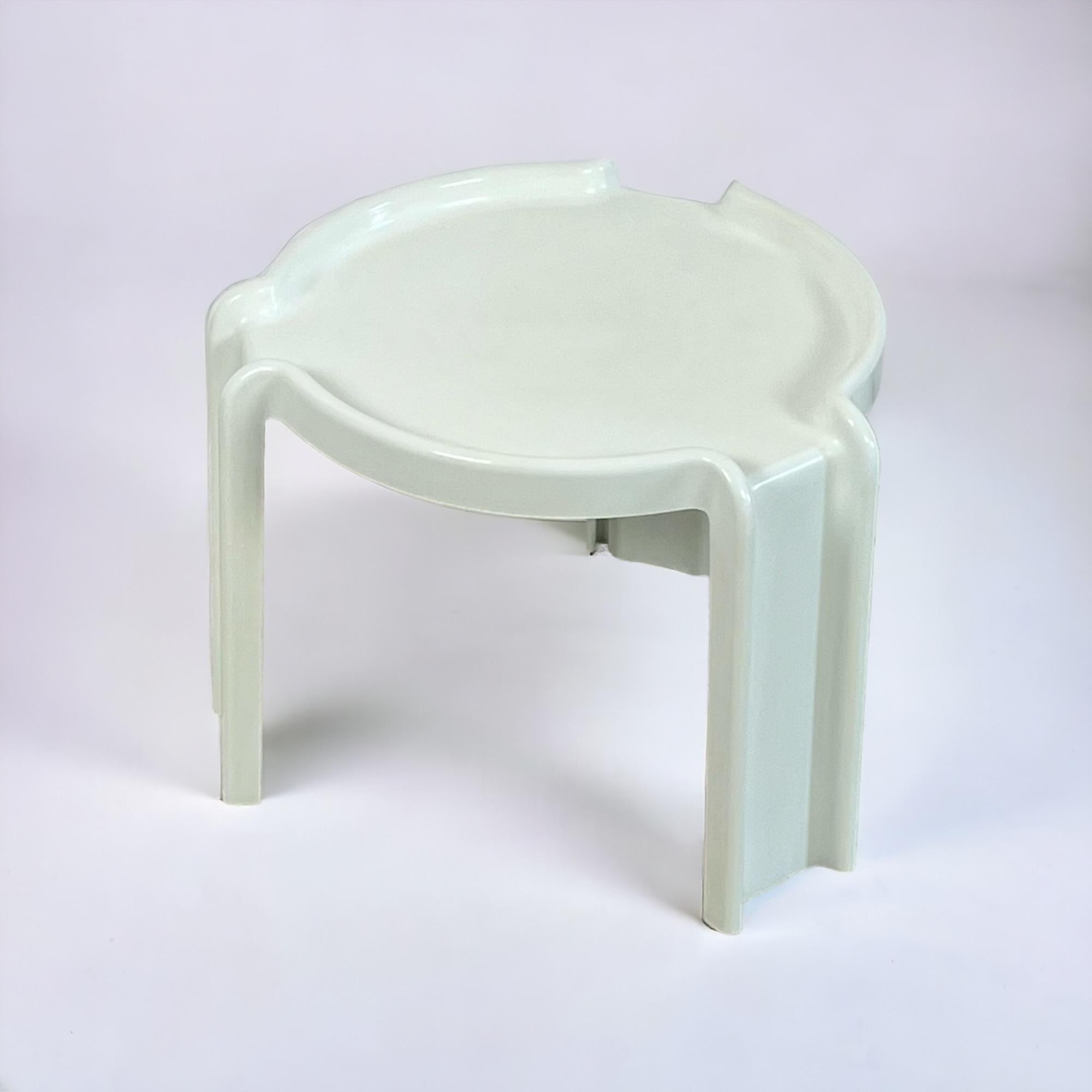 Futuristischer Giotto Stoppino Space Age Couchtisch aus dem Space Age für Kartell, 1960er Jahre im Angebot 2