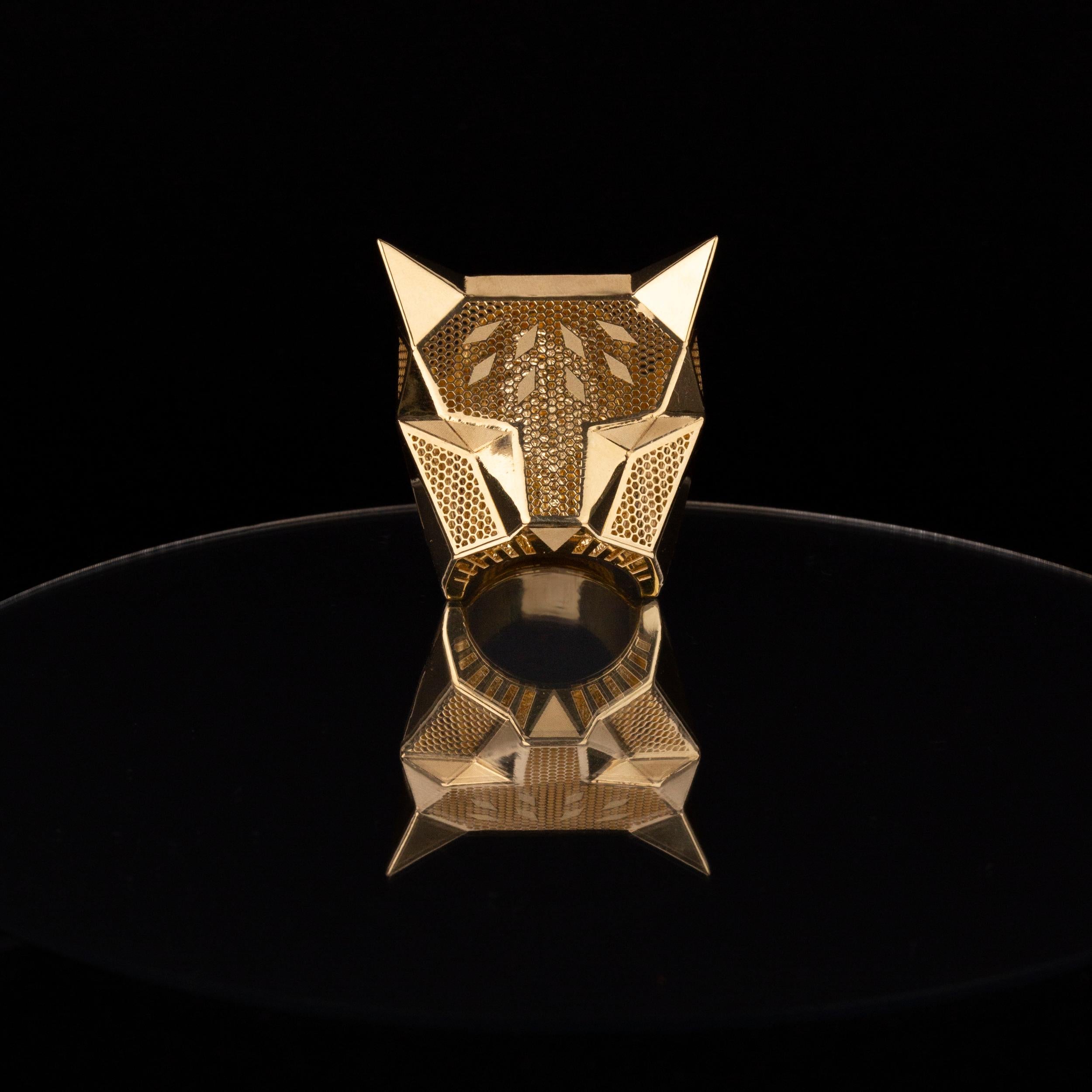 Futuristisches Maya Culture Jaguar-Armband aus 18 Karat Gold für Damen oder Herren im Angebot