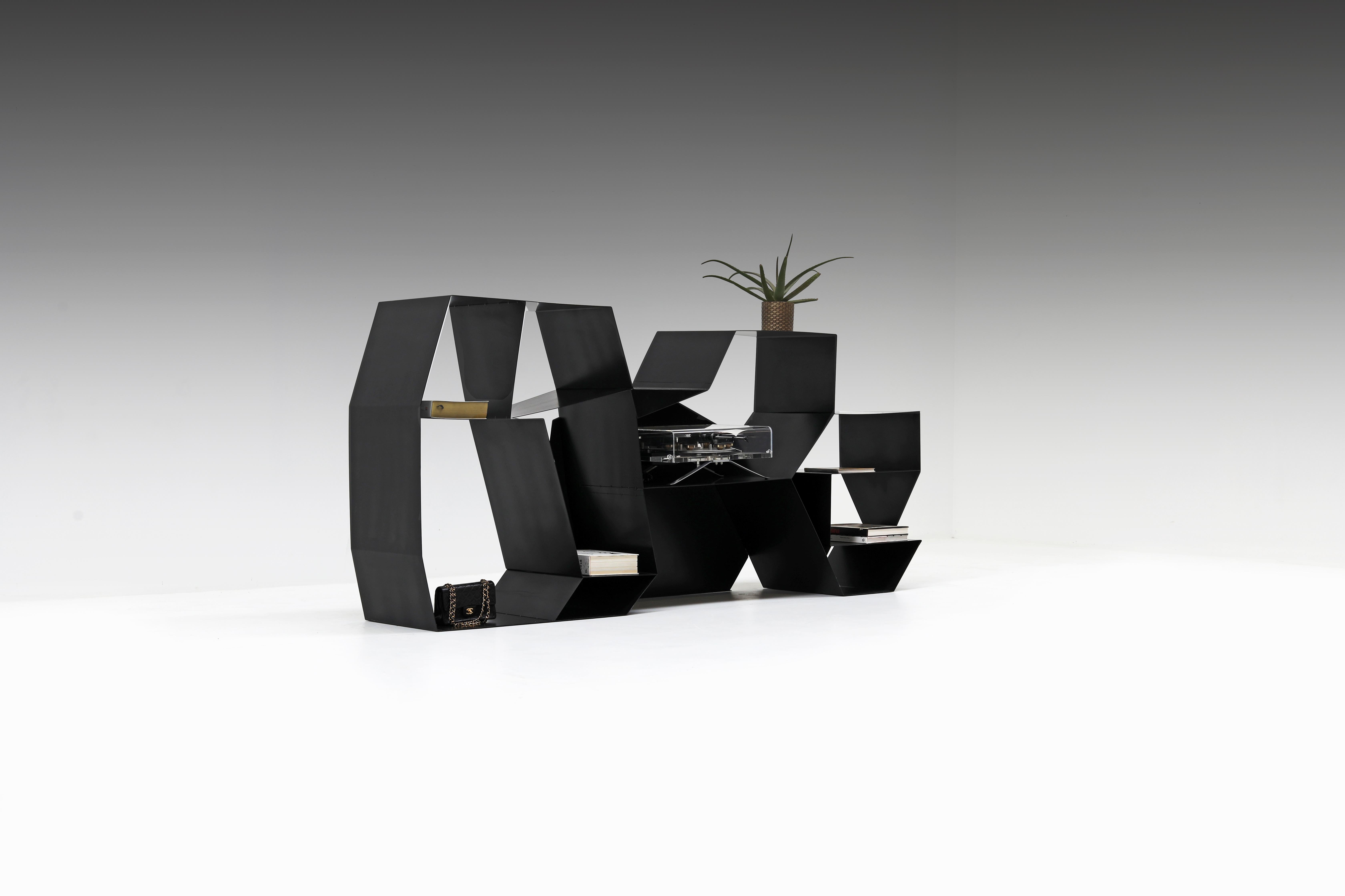 Futuristisches Sideboard aus Metall (Italienisch) im Angebot