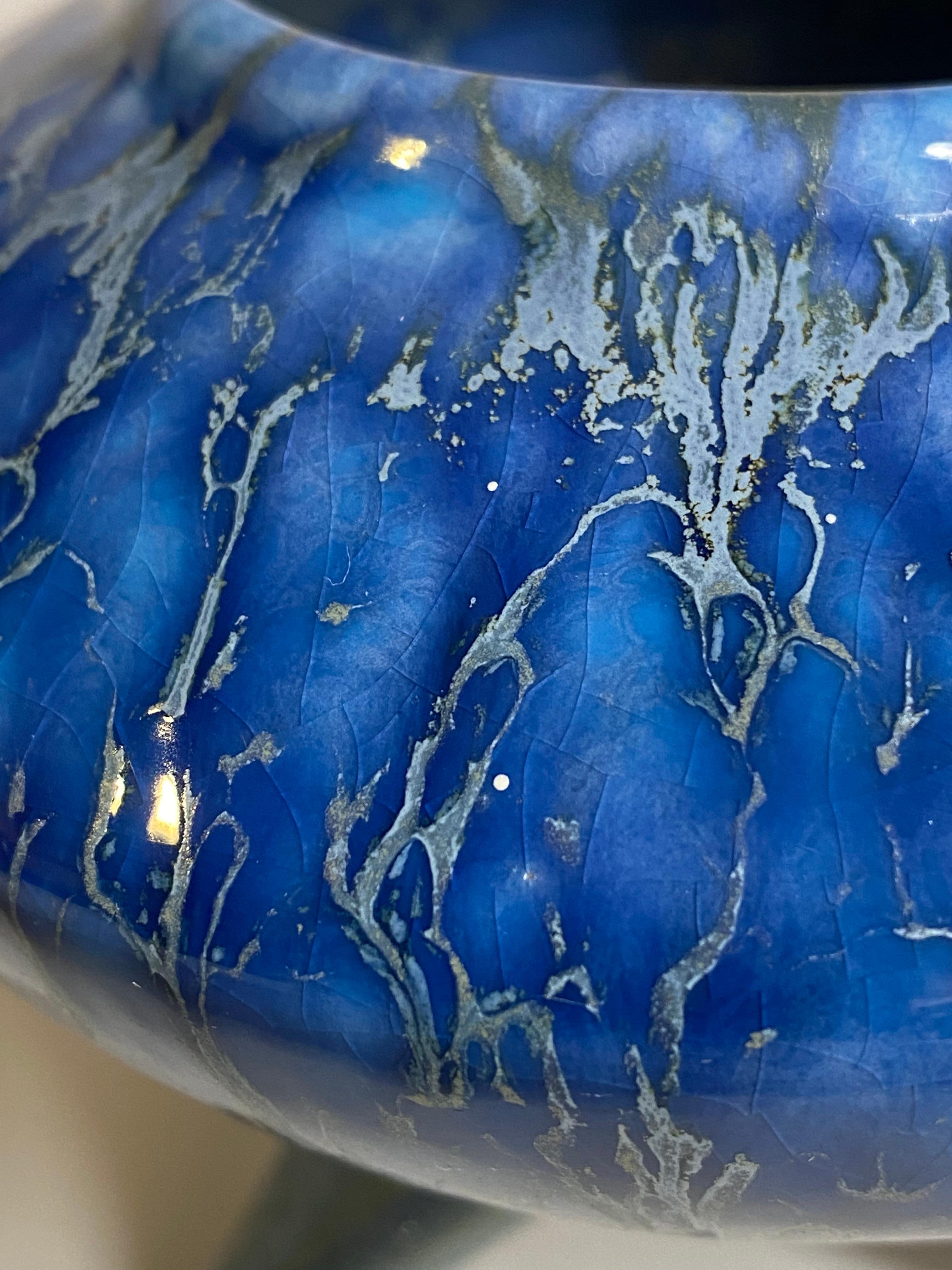 Futuristic Mid-Century Modern Fat Lava Ceramic Tripod Vase For Sale 4