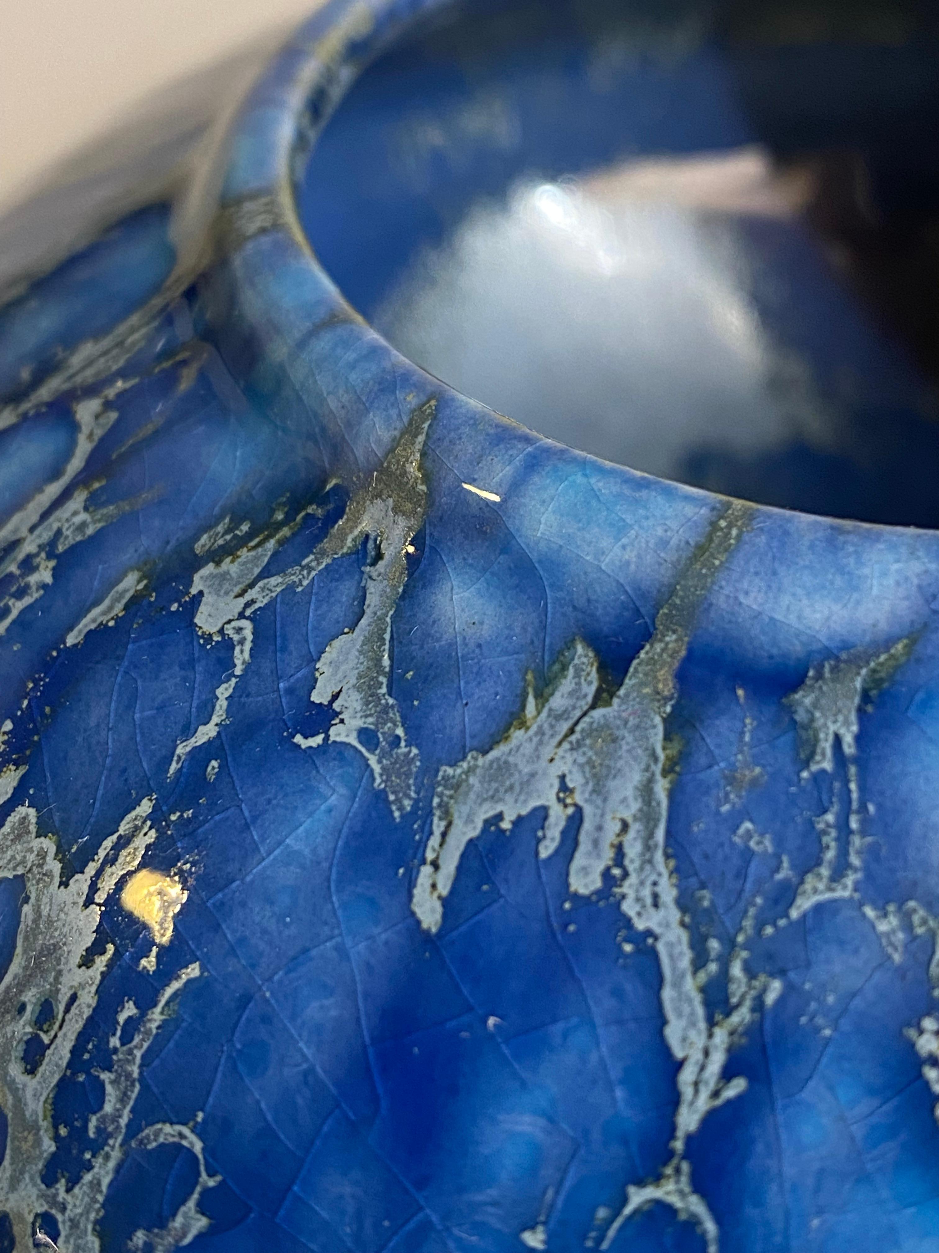 Futuristic Mid-Century Modern Fat Lava Ceramic Tripod Vase For Sale 5