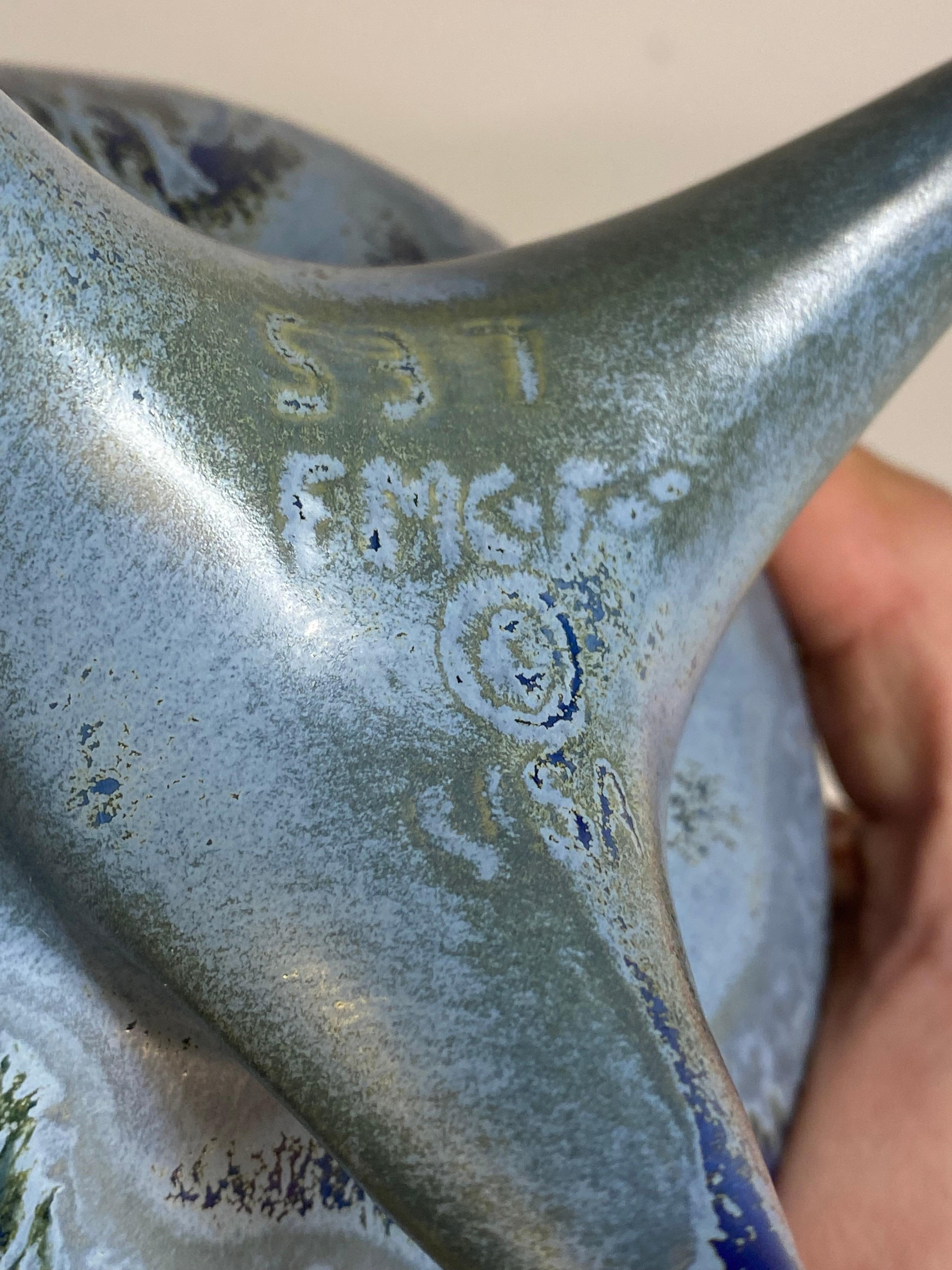 Futuristische Dreibein-Vase aus Fat Lava-Keramik, Moderne der Mitte des Jahrhunderts im Angebot 2