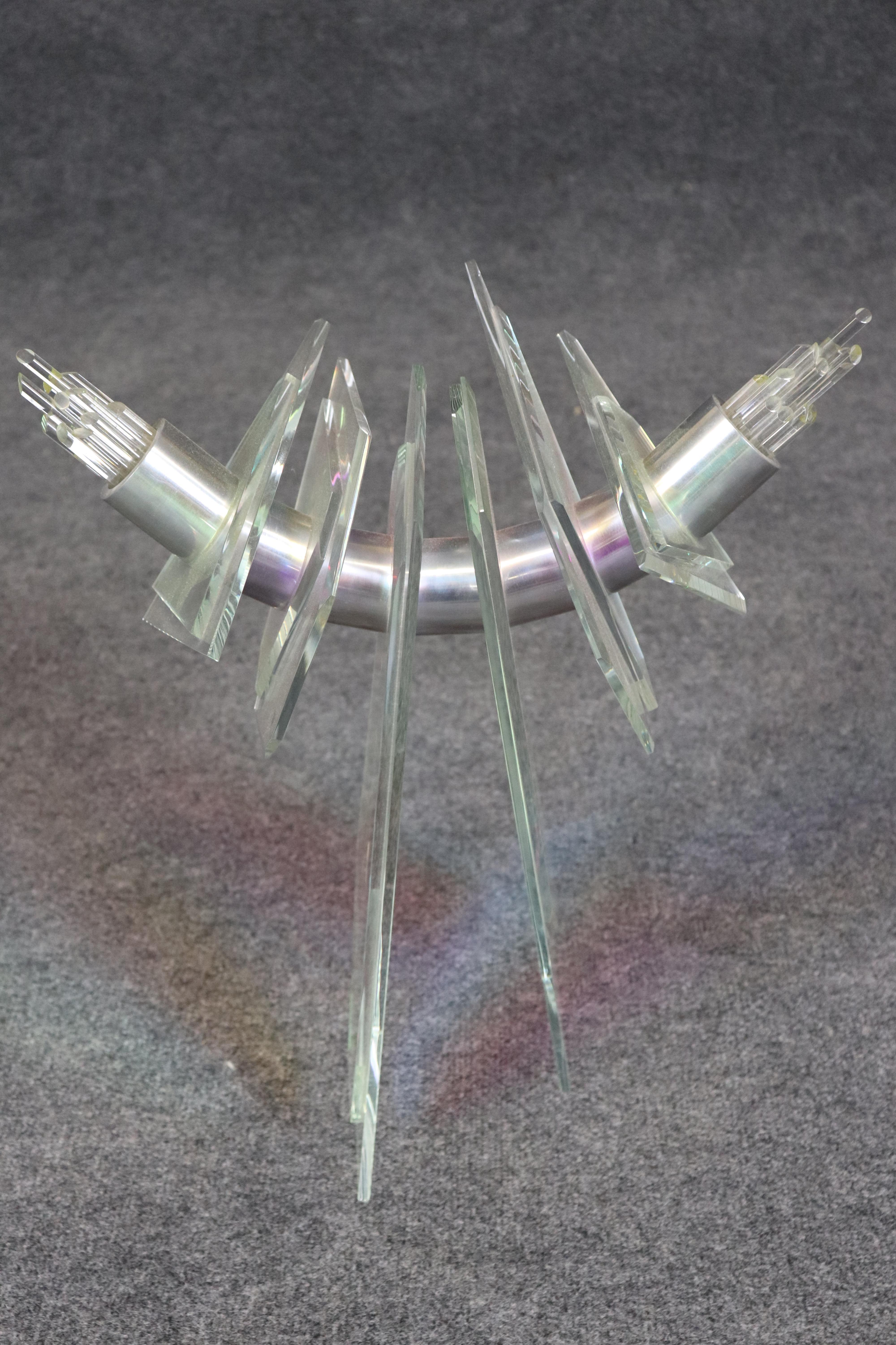 Mid-Century Modern Lampe de table futuriste en verre et lucite fabriquée en studio, The Moderns MCM en vente
