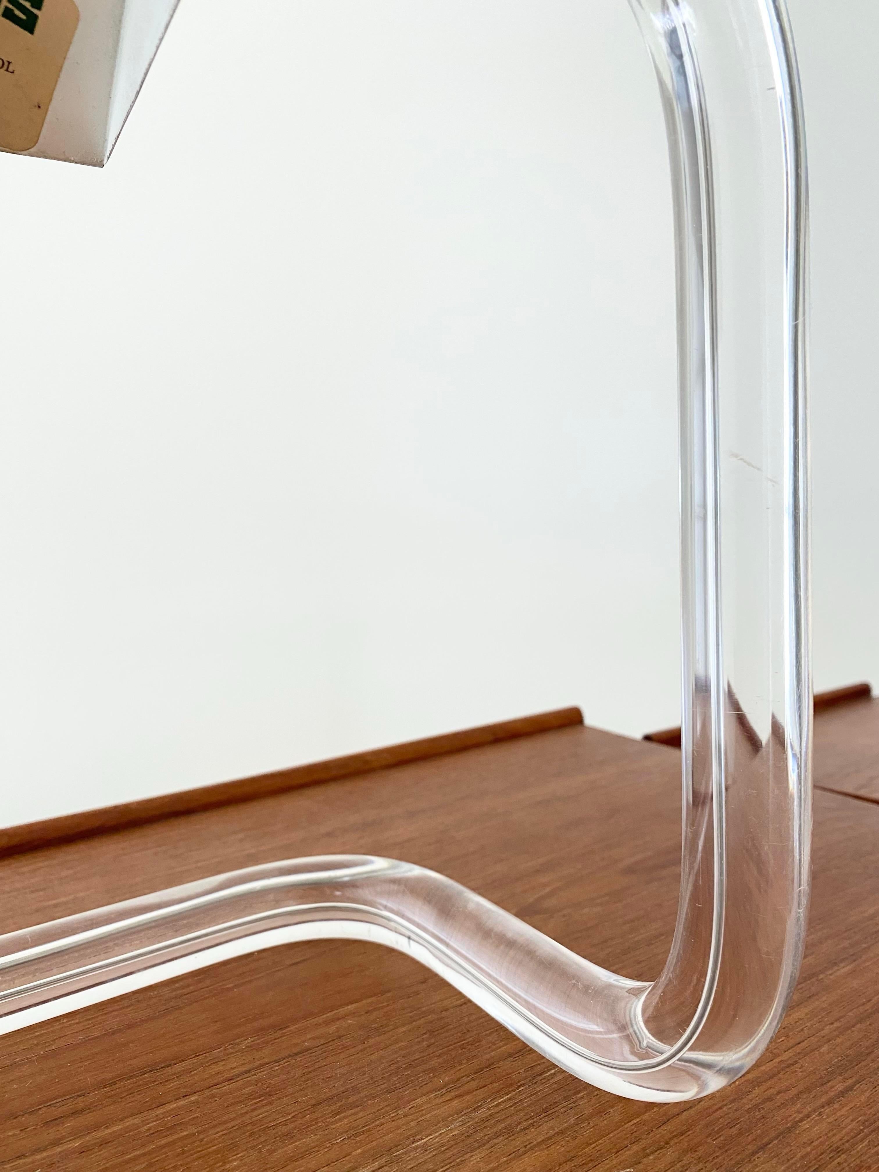 20ième siècle Lampe futuriste Peter Hamburger en lucite et chrome produite par Kovacs pour Knoll en vente