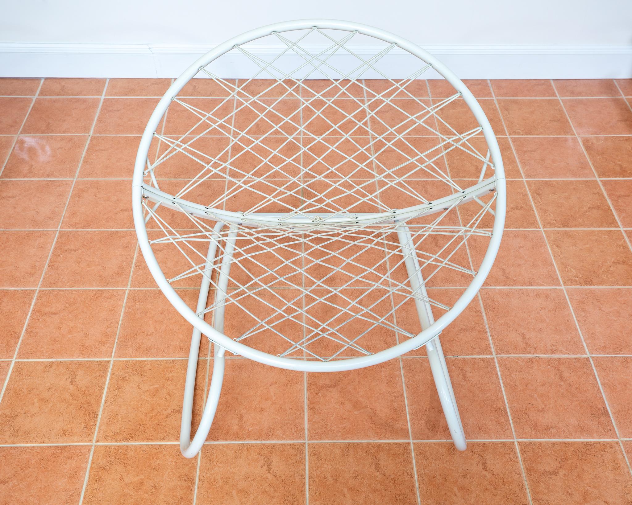 Sedia a dondolo futuristica danese Large White Space Age Minimalista Architettonica in vendita 11