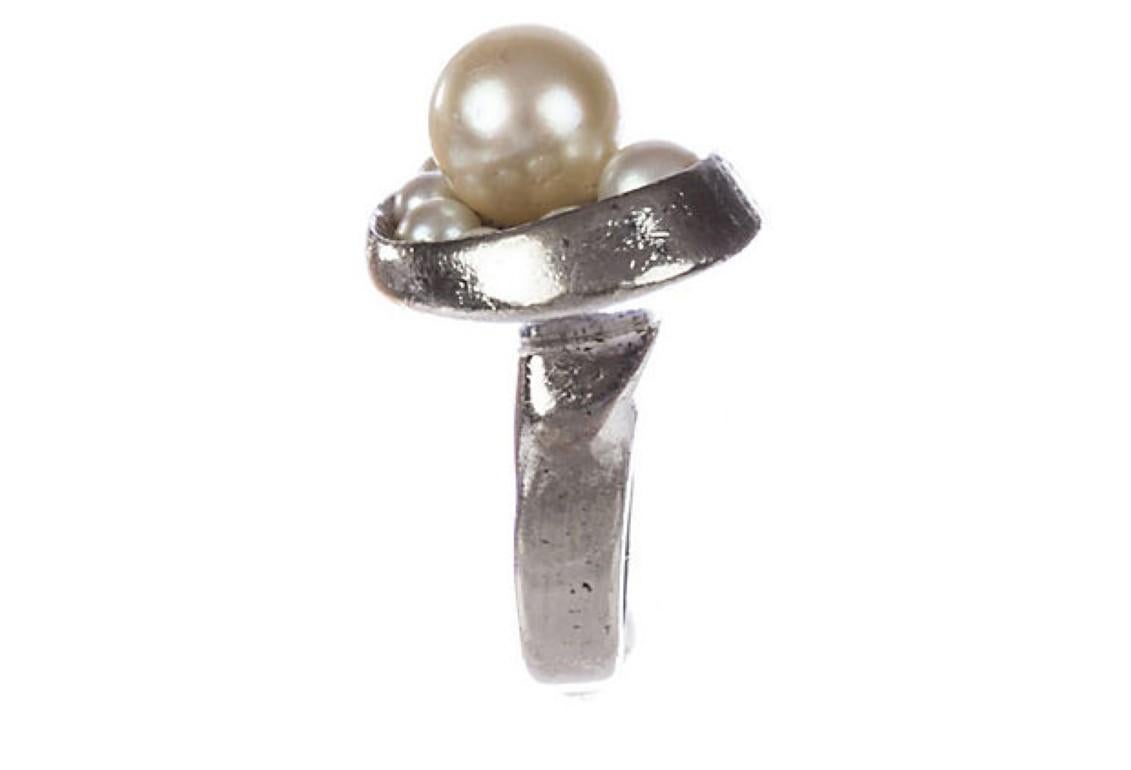 Women's Futuristic Sterling Silver Cultured Pearl Ring For Sale