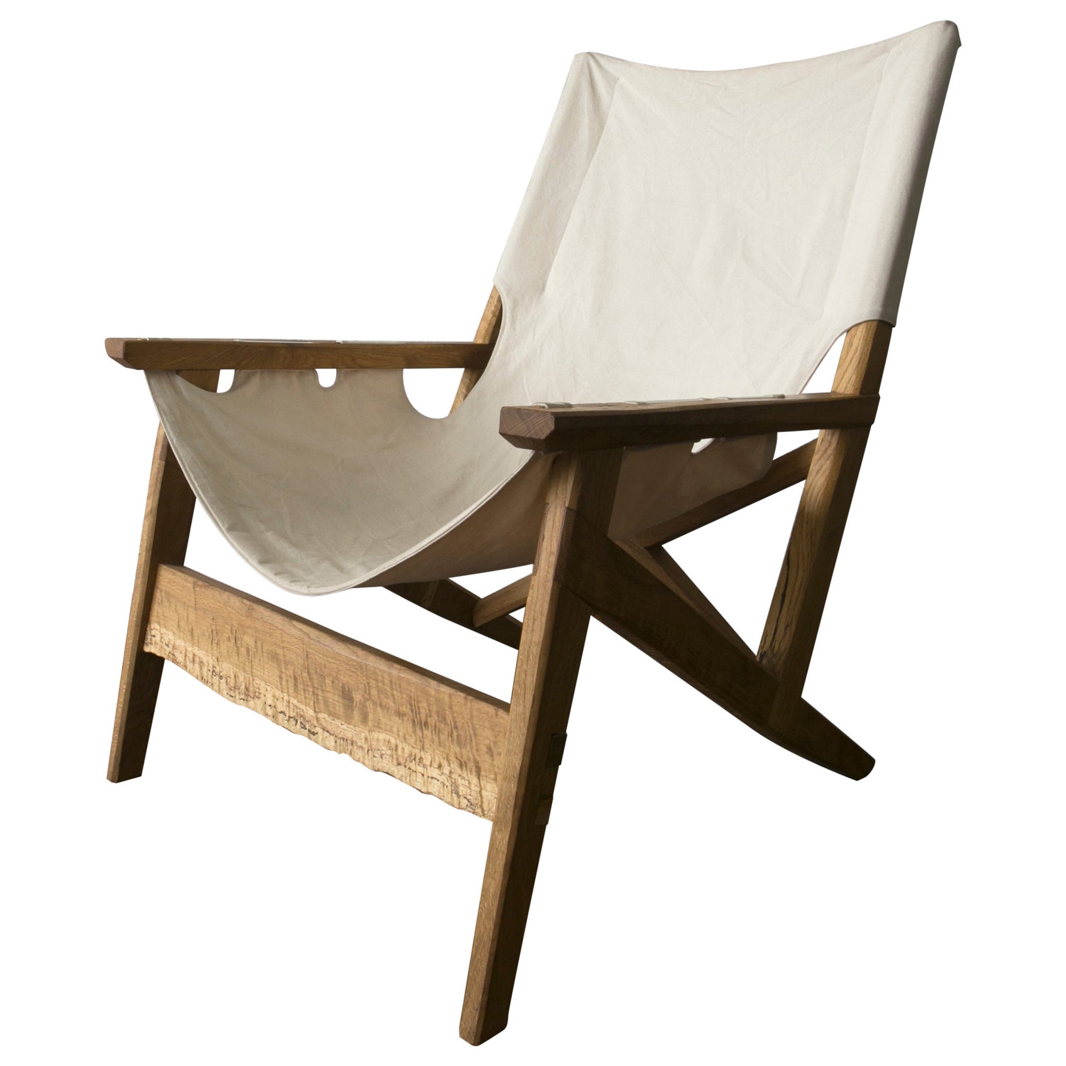 Unser originelles Sling Chair Design wurde mit dem Ziel entwickelt, einen nachhaltigen Stuhl zu schaffen, der Komfort und Schönheit vereint. Der Rahmen ist vom dänischen Design inspiriert und so handgefertigt, dass er auseinandergenommen und bei