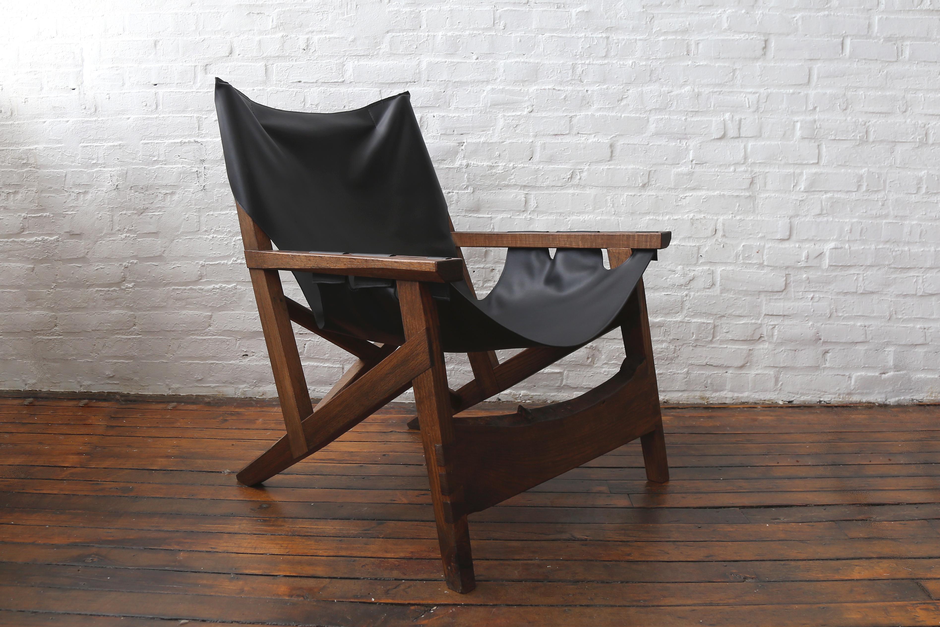 Fuugs Sling Chair aus geschwärzter Eiche mit Korbweide-Lederriemen (Leinwand) im Angebot