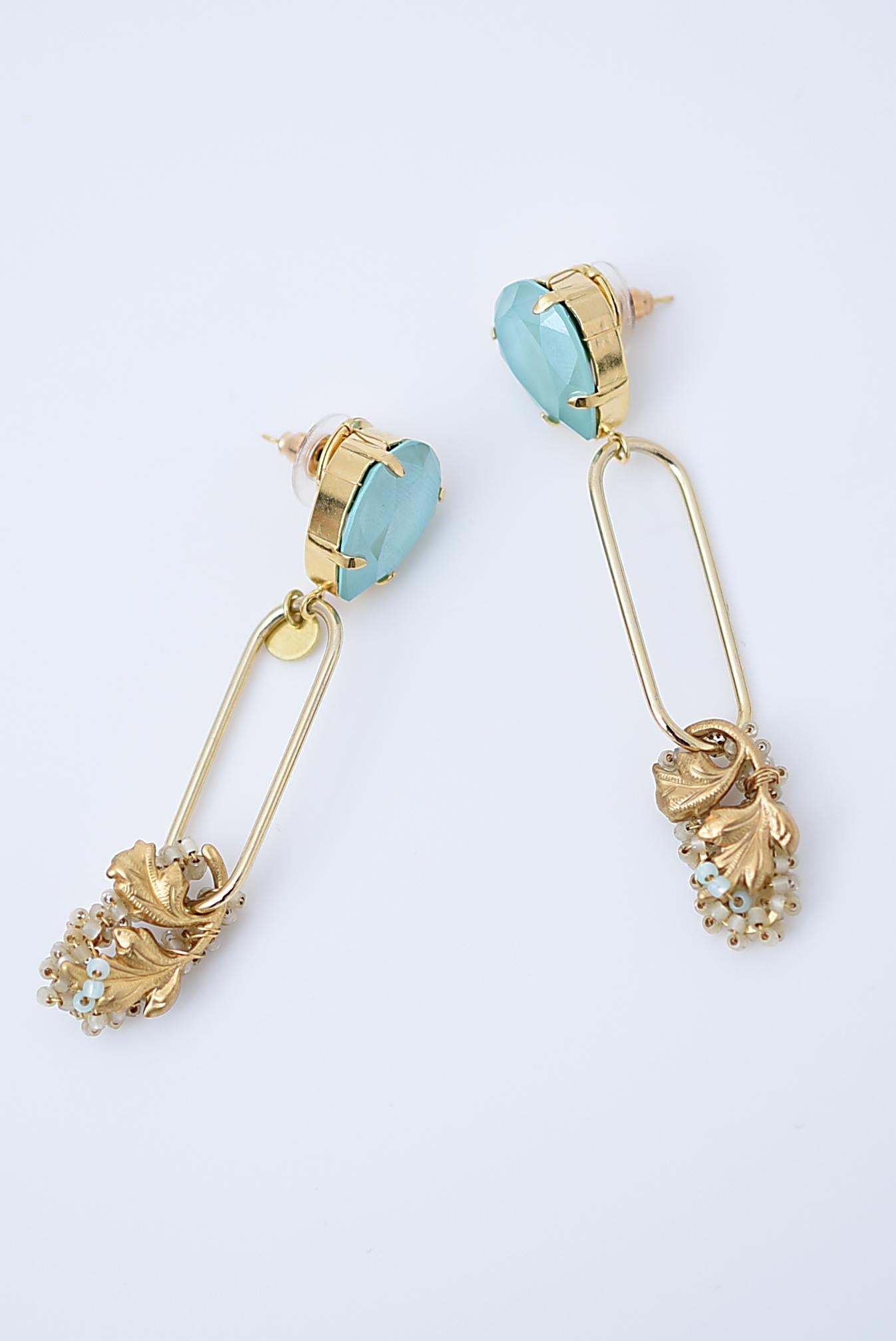 Women's or Men's fuusenkazura oval ring earring / vintage earring, vintage jewelry, beads earring For Sale