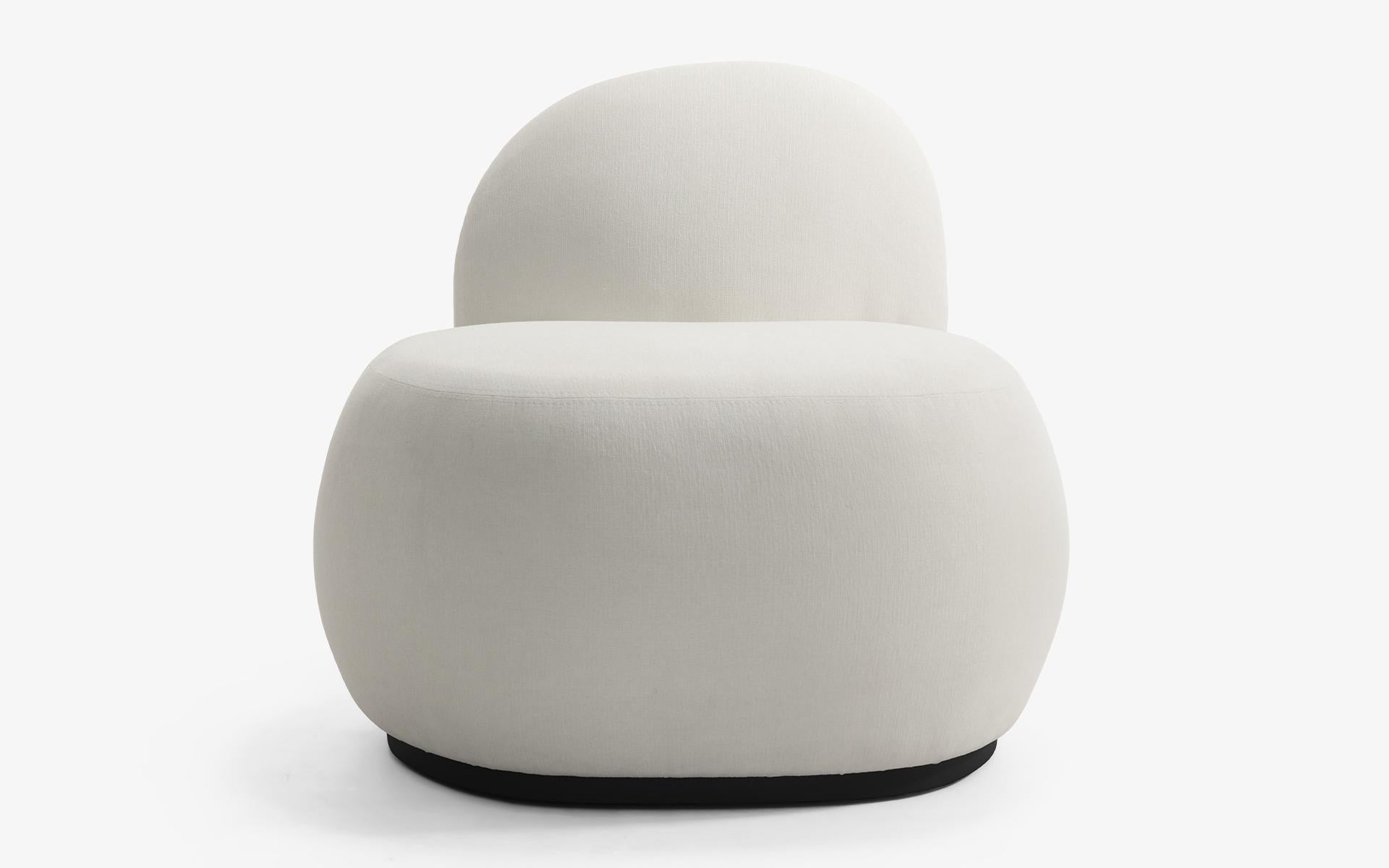 Fuyu XS Sillón moderno tapizado blanco Bergere by Lagu Tallado a mano en venta