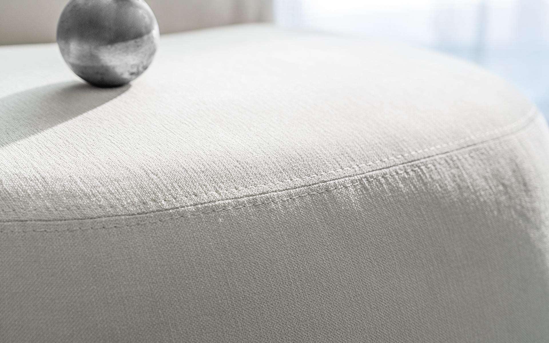 Fuyu XS Sillón moderno tapizado blanco Bergere by Lagu en venta 1