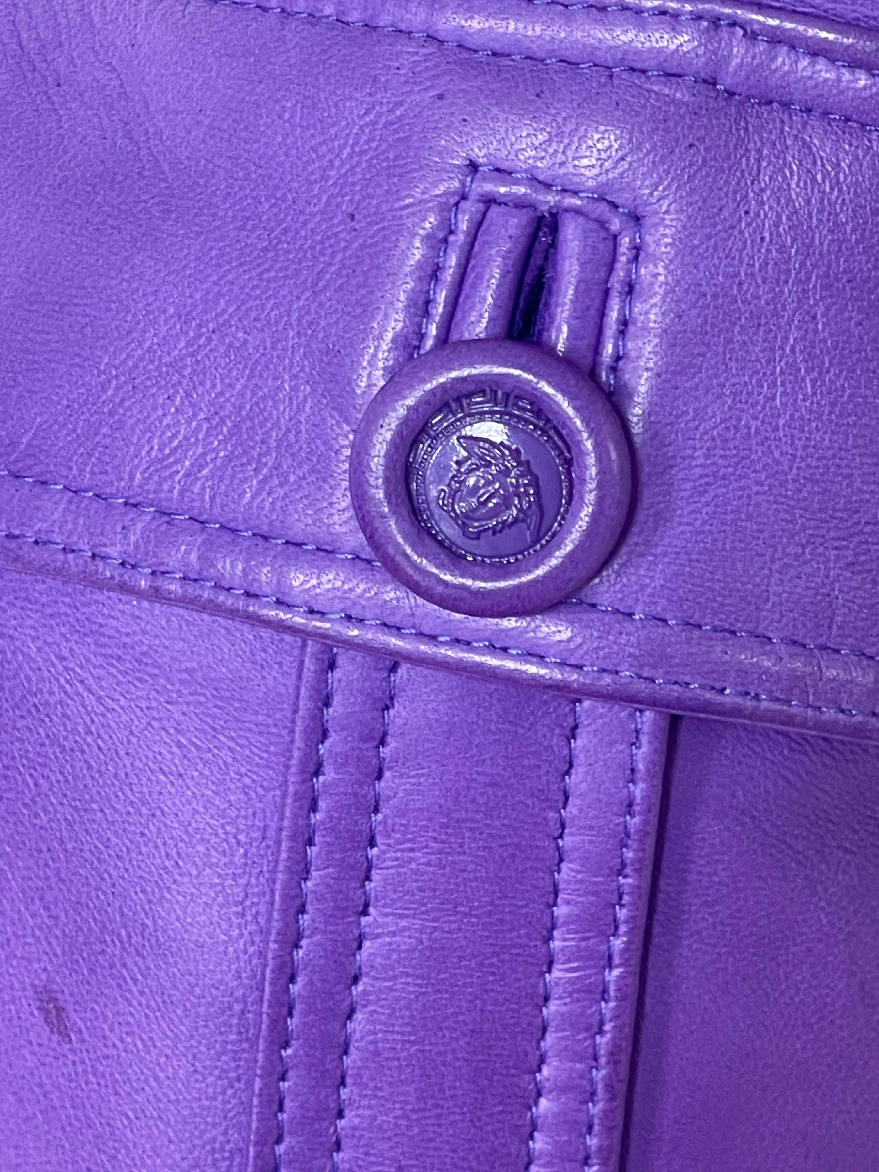 Purple FW 1996 Versace purple leather shift dress with medusa buttons For Sale