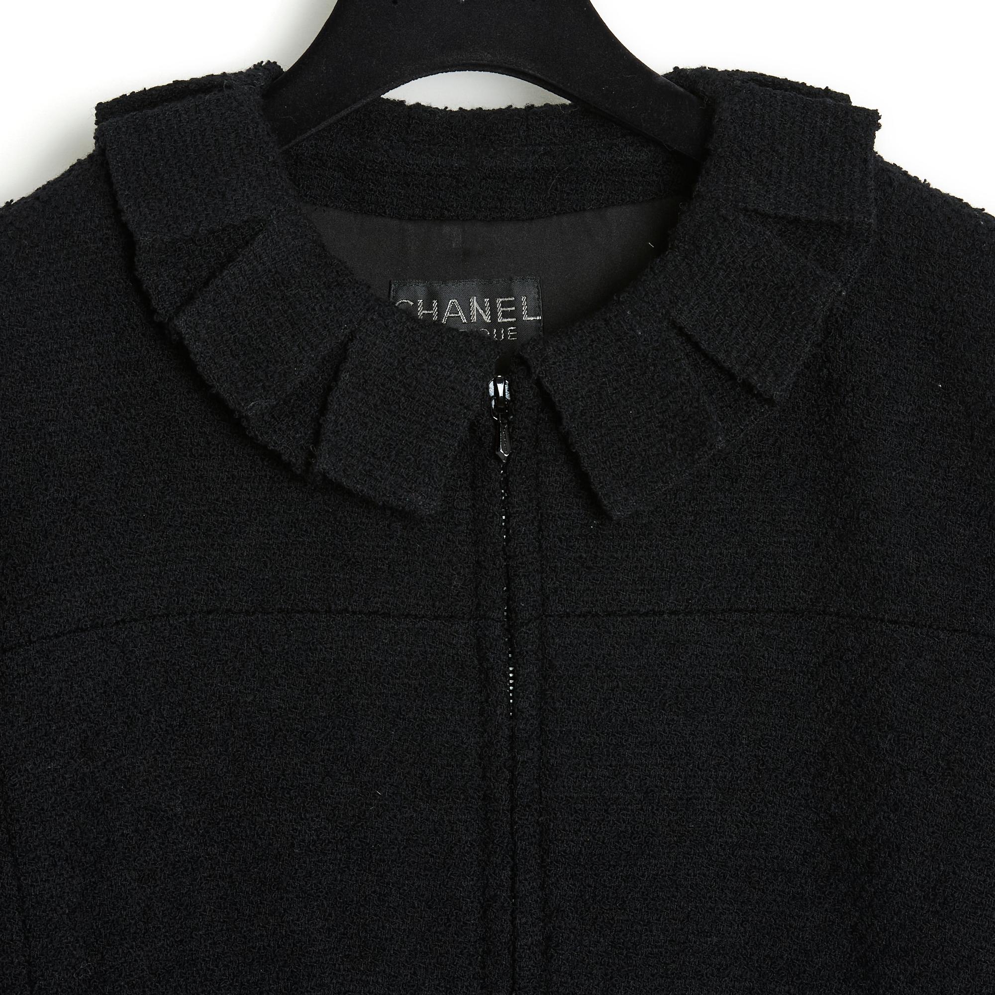 FW 1997 Chanel Jacket Black FR40 Ensemble For Sale 2