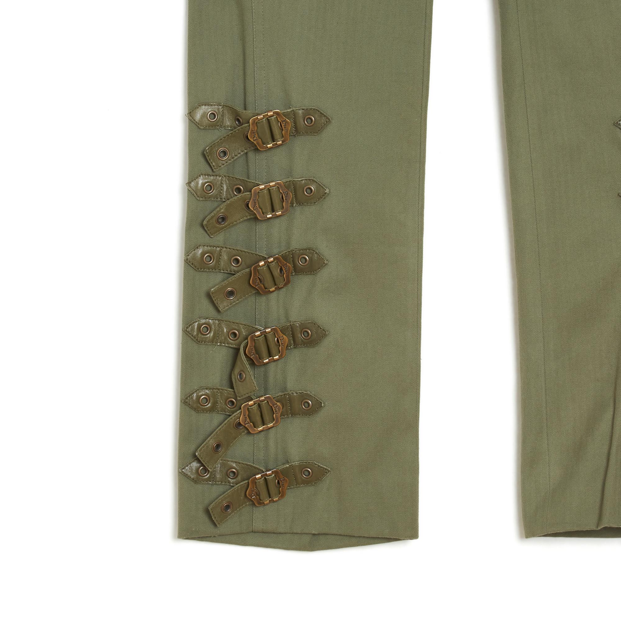 Christian dior pants by John Galliano collection FW (or Pre Fall ?) 2003 in khaki olive green cotton canvas, low waist (front, enveloping back), straight 