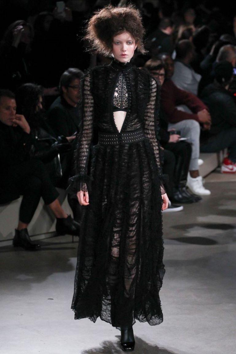 FW 2015 Alexander McQueen Ruffled silk-blend lace Victorian style dress For Sale 8