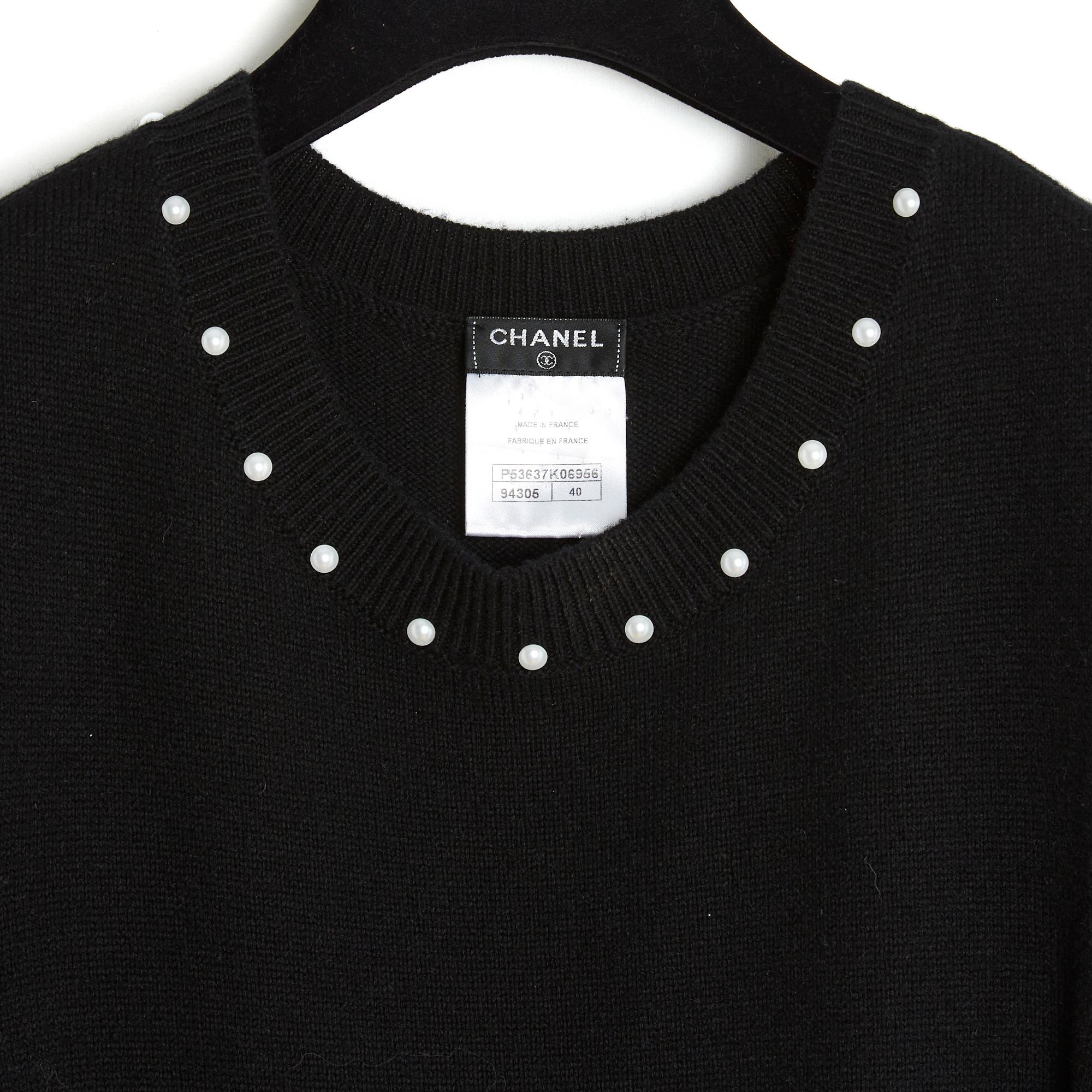 FW 2015 Chanel Black Knit and Fancy Pearls dress FR40 For Sale 1