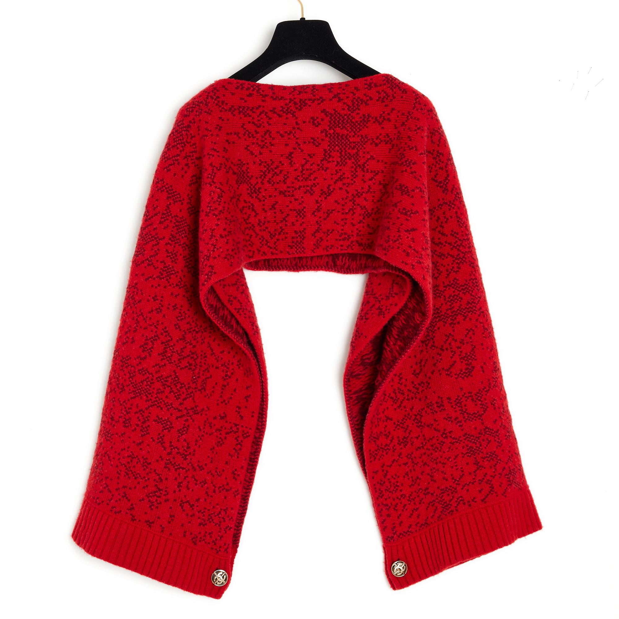 FW 2016 Chanel Red Cashmere Camelia Cape  For Sale 2