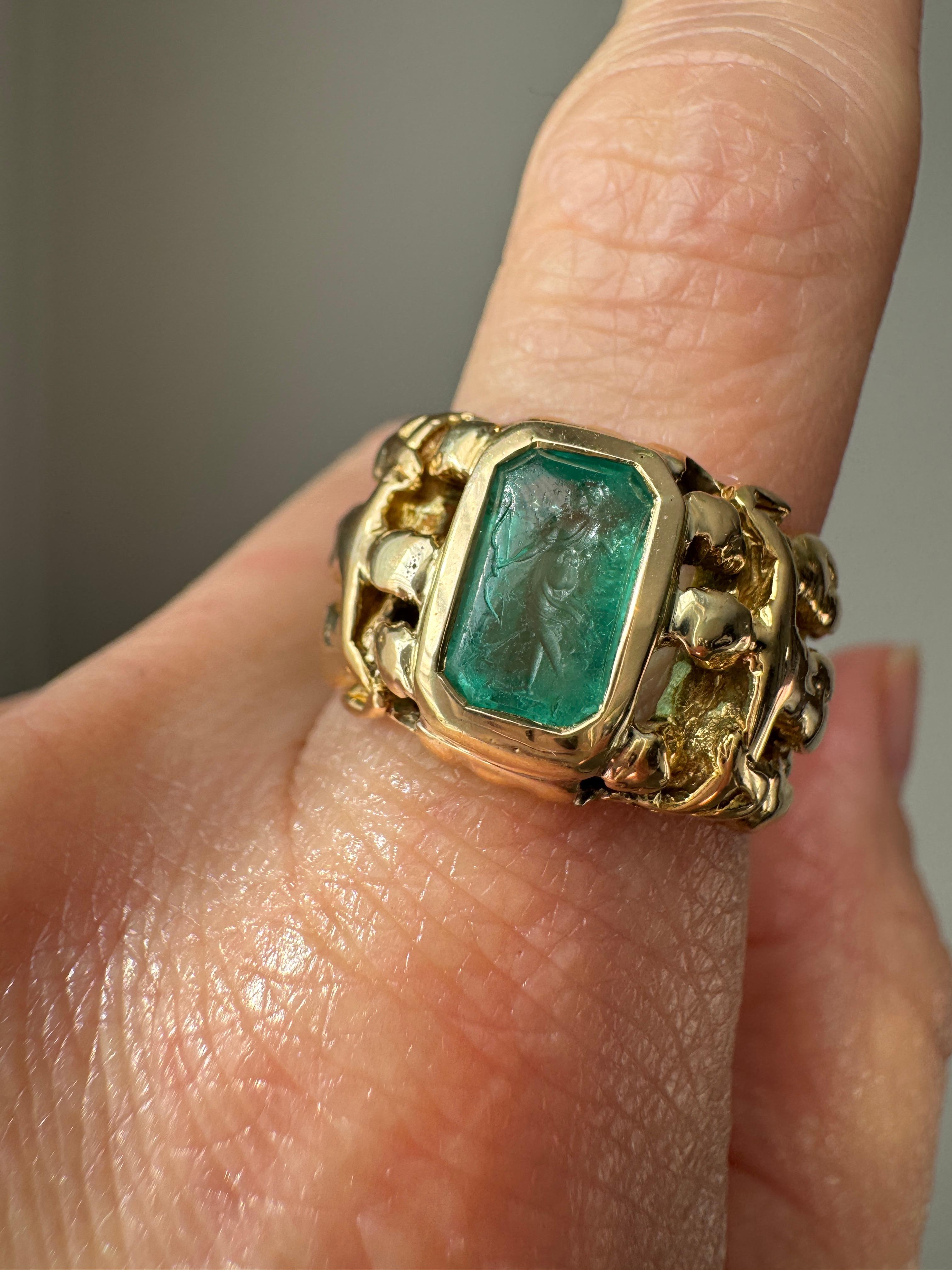 F.W. Lawrence Art Carved Intaglio di smeraldo intagliato di Diana e le Tre Grazie in vendita 4