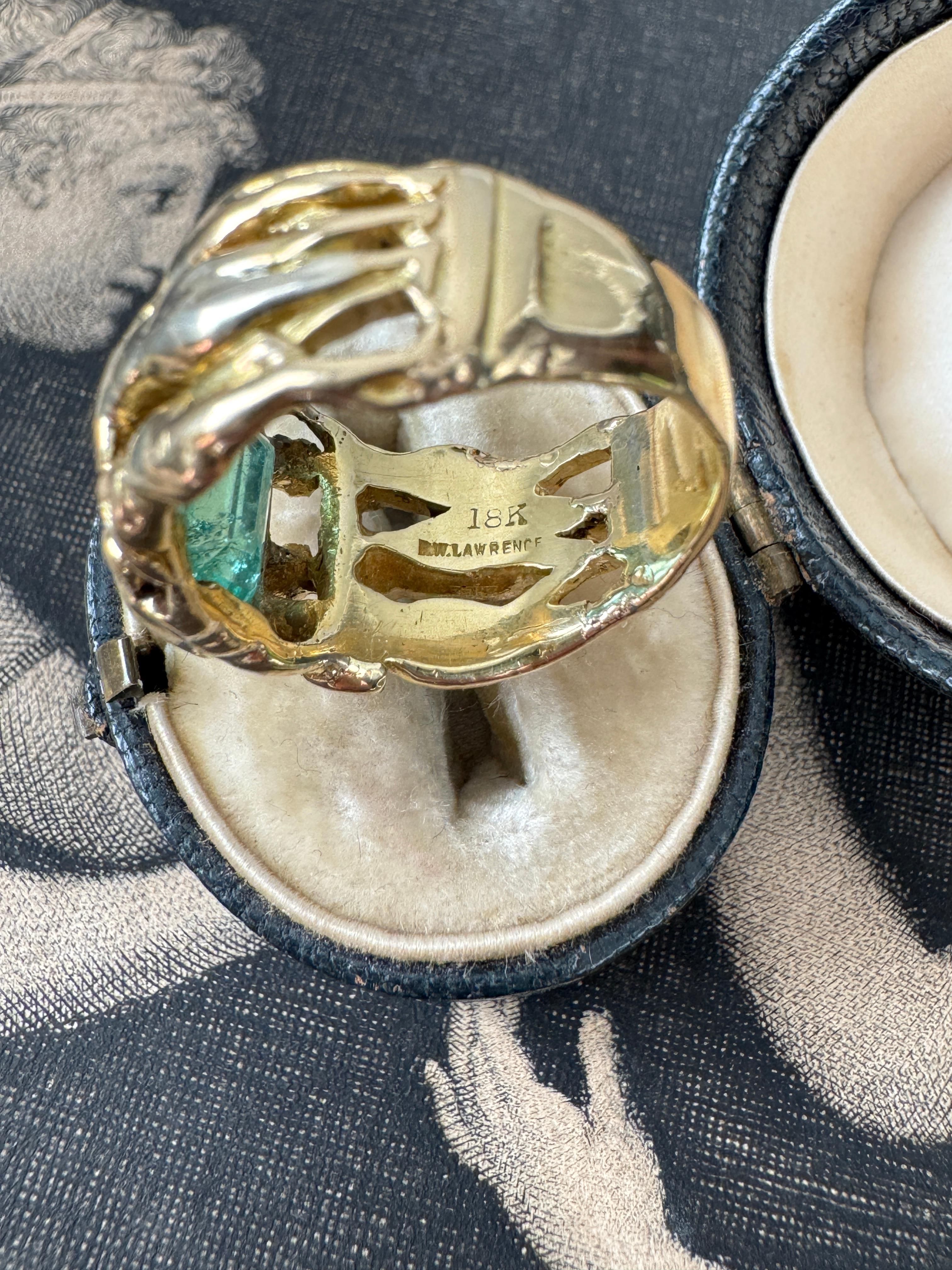 Cabochon F.W. Lawrence Art Carved Intaglio di smeraldo intagliato di Diana e le Tre Grazie in vendita